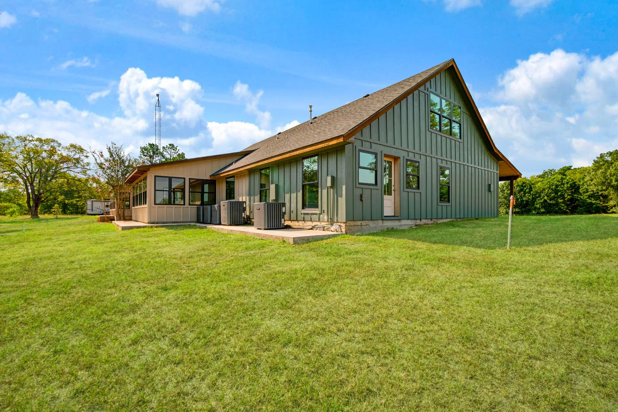 Single Family Residence For Sale in Lamar County , 3689 Farm Road 1499, Paris, Texas 75460, 5 Bedroom, 4 Bathroom, Garage spaces, 5,964 Sqft, built in 0, mls#21371766, Real Estate Agent in Paris, Homes For Sale in Lamar county, Homes For Sale in Paris, Realtor in Paris Texas, Real Estate Brokerage Independent Realty Texas, Luminita Cordes Realtor