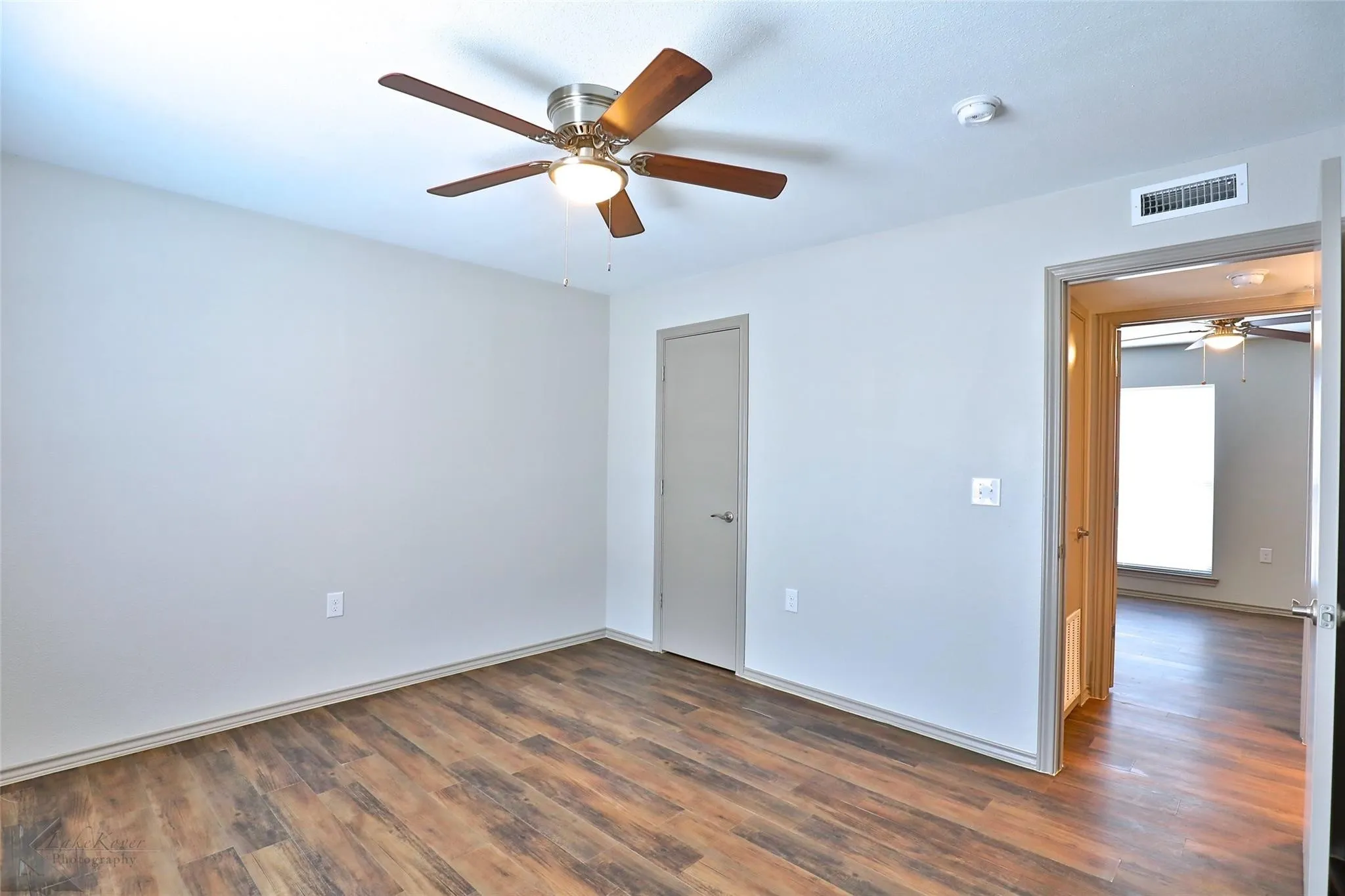 Apartment For Rent in Taylor County , 2800 Sayles Boulevard 02 A, Abilene, Texas 79605, 2 Bedroom, 1 Bathroom, Garage spaces, 975 Sqft, built in 1966, mls#21374673, Real Estate Agent in Abilene, Homes For Rent in Taylor county, Homes For Rent in Abilene, Realtor in Abilene Texas, Real Estate Brokerage Independent Realty Texas, Luminita Cordes Realtor