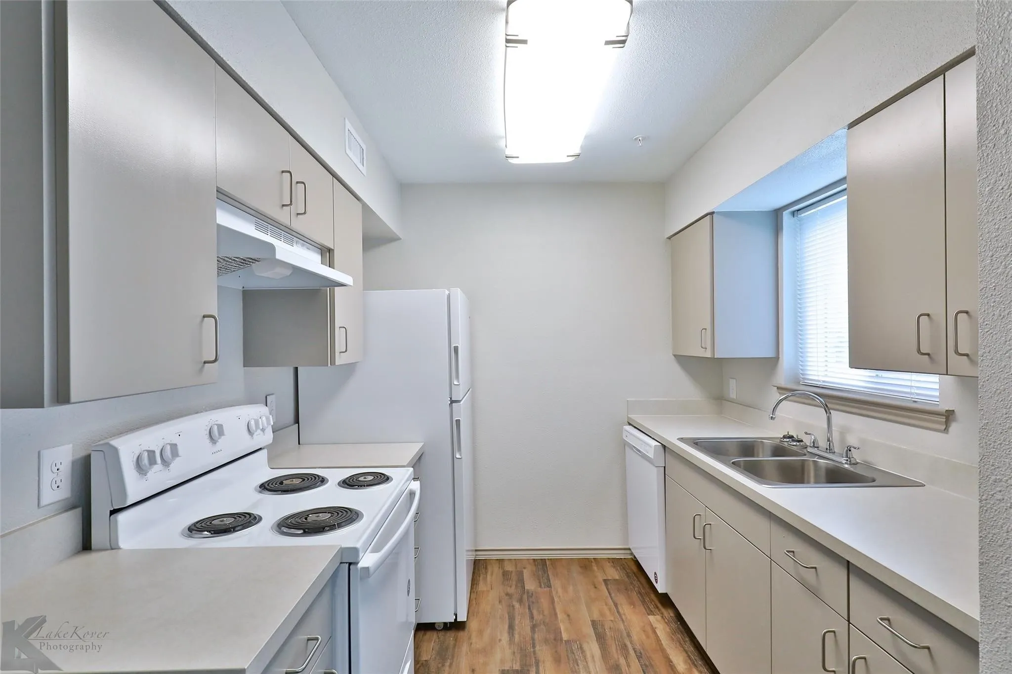 Apartment For Rent in Taylor County , 2800 Sayles Boulevard 02 A, Abilene, Texas 79605, 2 Bedroom, 1 Bathroom, Garage spaces, 975 Sqft, built in 1966, mls#21374673, Real Estate Agent in Abilene, Homes For Rent in Taylor county, Homes For Rent in Abilene, Realtor in Abilene Texas, Real Estate Brokerage Independent Realty Texas, Luminita Cordes Realtor