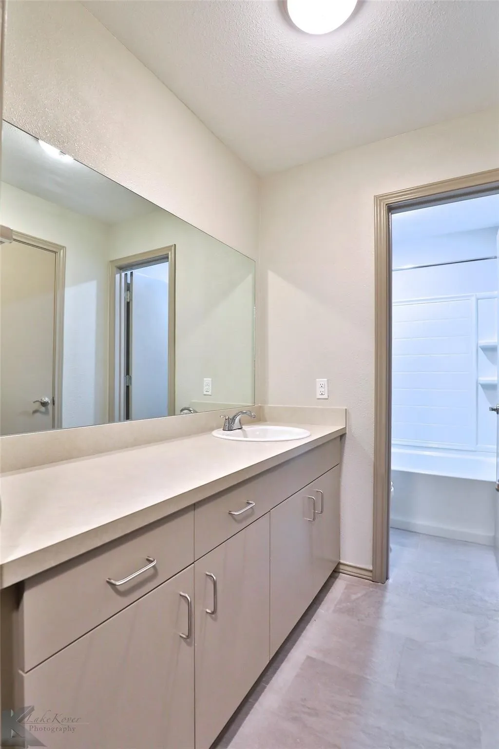 Apartment For Rent in Taylor County , 2800 Sayles Boulevard 02 A, Abilene, Texas 79605, 2 Bedroom, 1 Bathroom, Garage spaces, 975 Sqft, built in 1966, mls#21374673, Real Estate Agent in Abilene, Homes For Rent in Taylor county, Homes For Rent in Abilene, Realtor in Abilene Texas, Real Estate Brokerage Independent Realty Texas, Luminita Cordes Realtor