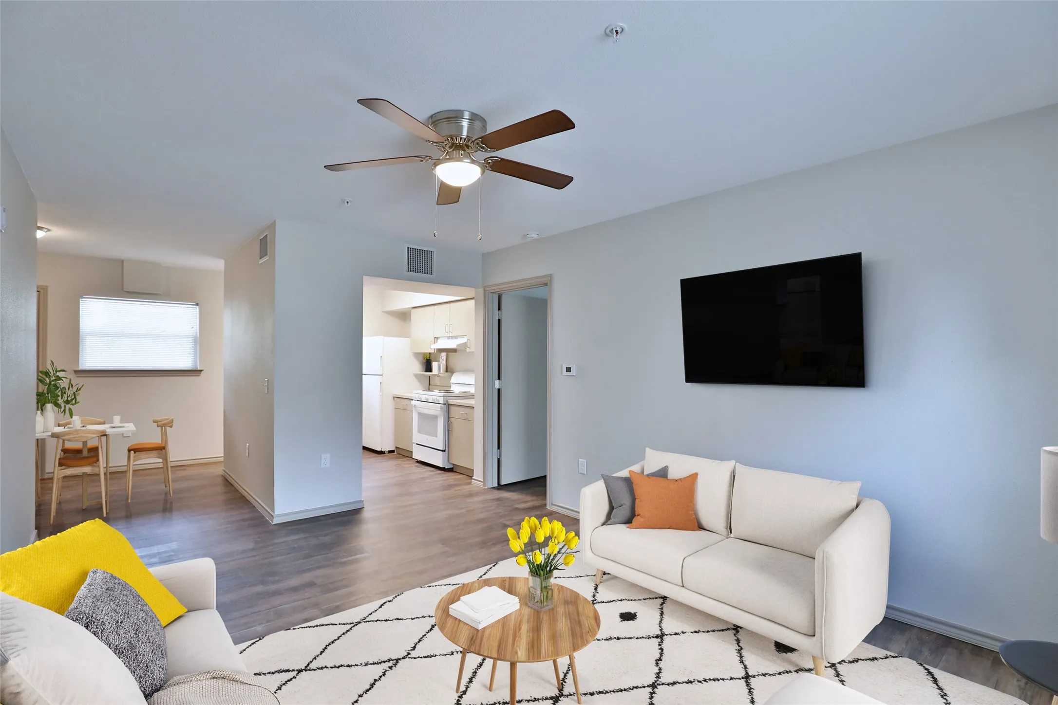 Apartment For Rent in Taylor County , 2800 Sayles Boulevard 02 A, Abilene, Texas 79605, 2 Bedroom, 1 Bathroom, Garage spaces, 975 Sqft, built in 1966, mls#21374673, Real Estate Agent in Abilene, Homes For Rent in Taylor county, Homes For Rent in Abilene, Realtor in Abilene Texas, Real Estate Brokerage Independent Realty Texas, Luminita Cordes Realtor