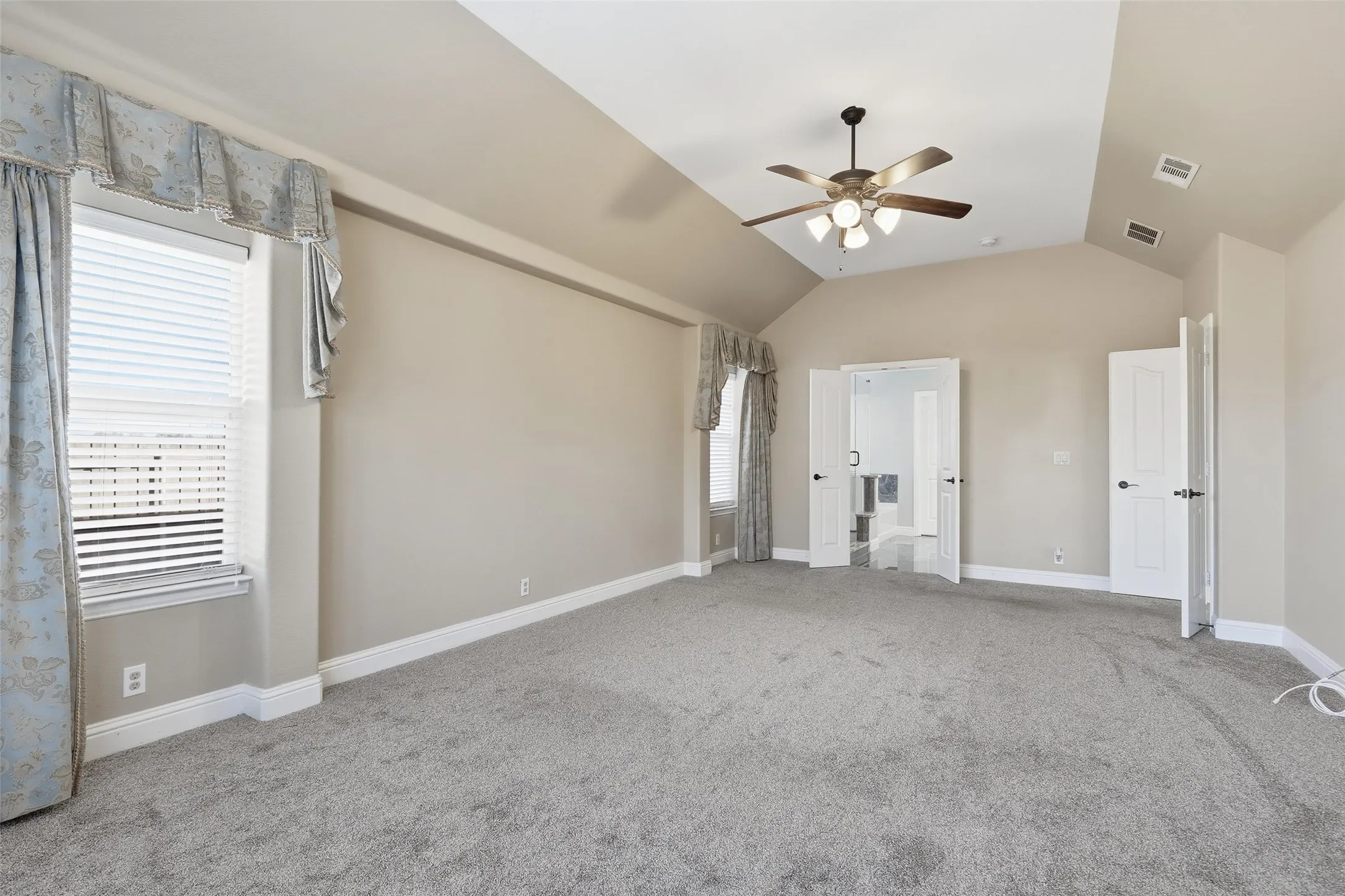 Single Family Residence For Sale in Tarrant County , 5224 Smokey Ridge Drive, Fort Worth, Texas 76123, 5 Bedroom, 3 Bathroom, 2 Garage spaces, 2,972 Sqft, built in 2012, mls#21374677, Real Estate Agent in Fort Worth, Homes For Sale in Tarrant county, Homes For Sale in Fort Worth, Realtor in Fort Worth Texas, Real Estate Brokerage Independent Realty Texas, Luminita Cordes Realtor