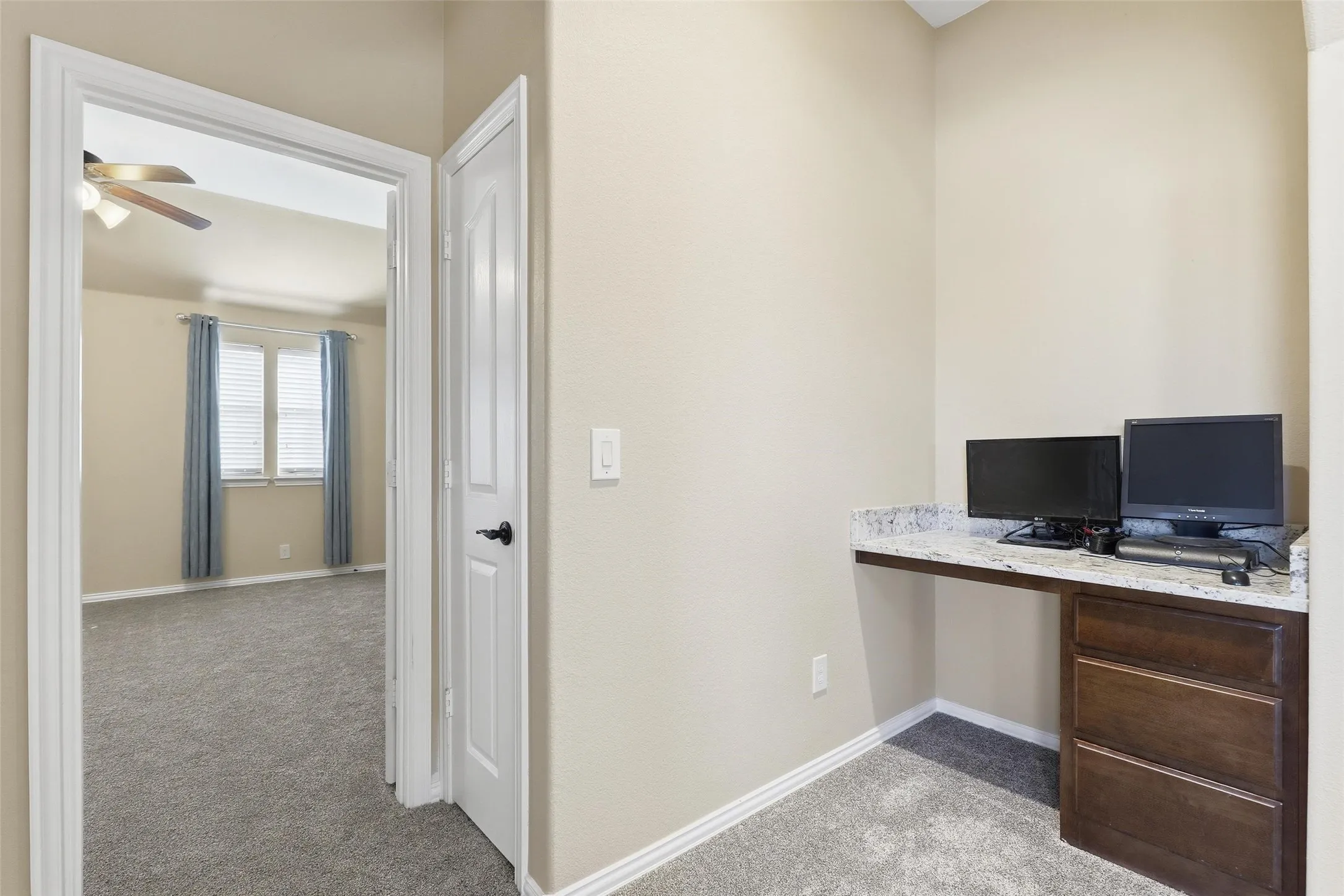 Single Family Residence For Sale in Tarrant County , 5224 Smokey Ridge Drive, Fort Worth, Texas 76123, 5 Bedroom, 3 Bathroom, 2 Garage spaces, 2,972 Sqft, built in 2012, mls#21374677, Real Estate Agent in Fort Worth, Homes For Sale in Tarrant county, Homes For Sale in Fort Worth, Realtor in Fort Worth Texas, Real Estate Brokerage Independent Realty Texas, Luminita Cordes Realtor