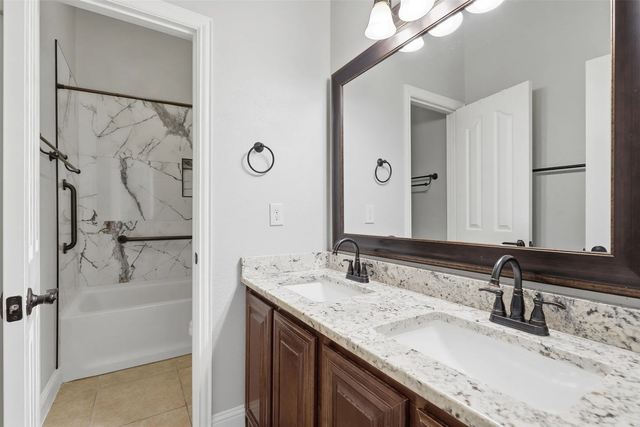 Single Family Residence For Sale in Tarrant County , 5224 Smokey Ridge Drive, Fort Worth, Texas 76123, 5 Bedroom, 3 Bathroom, 2 Garage spaces, 2,972 Sqft, built in 2012, mls#21374677, Real Estate Agent in Fort Worth, Homes For Sale in Tarrant county, Homes For Sale in Fort Worth, Realtor in Fort Worth Texas, Real Estate Brokerage Independent Realty Texas, Luminita Cordes Realtor