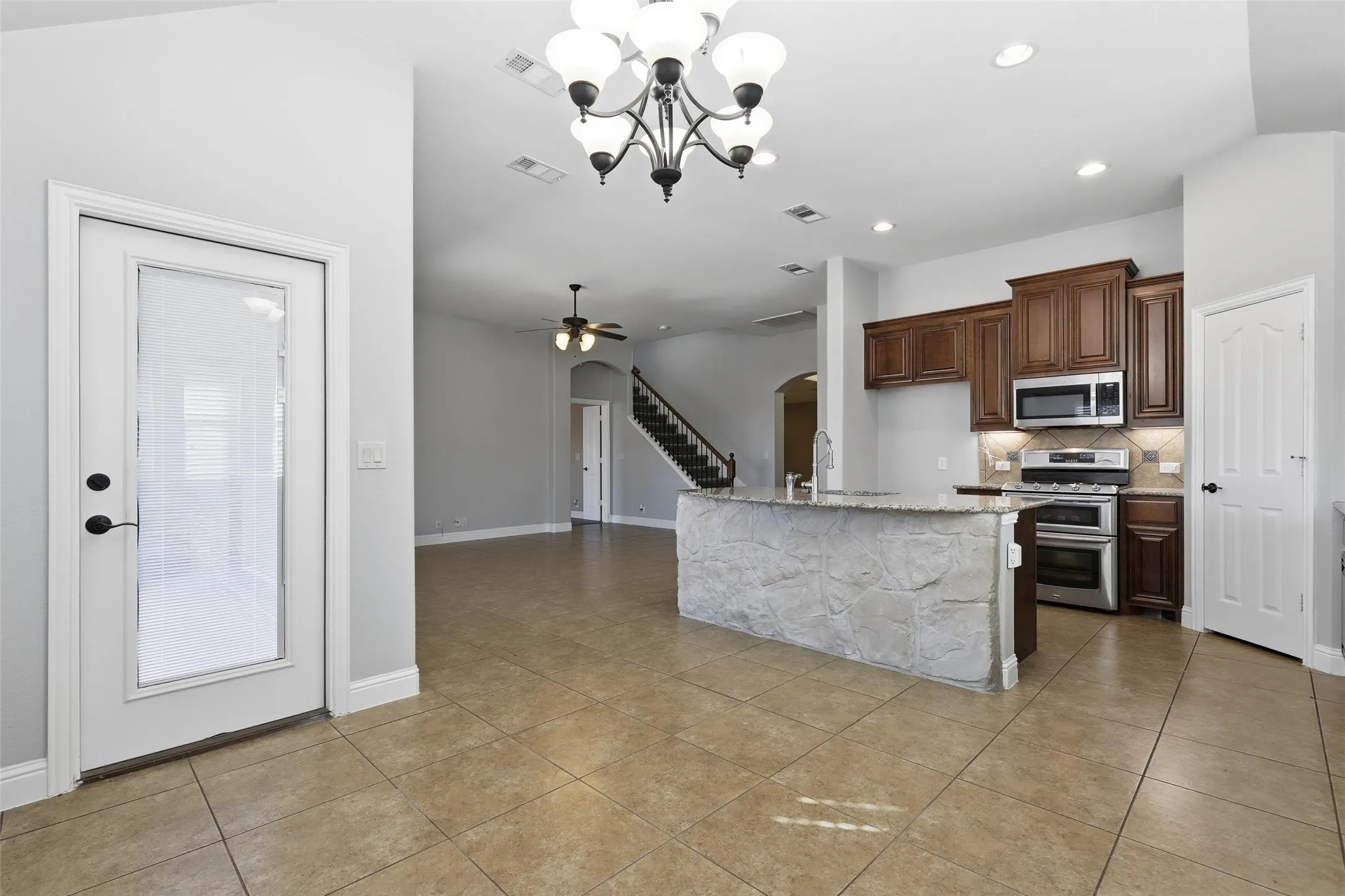 Single Family Residence For Sale in Tarrant County , 5224 Smokey Ridge Drive, Fort Worth, Texas 76123, 5 Bedroom, 3 Bathroom, 2 Garage spaces, 2,972 Sqft, built in 2012, mls#21374677, Real Estate Agent in Fort Worth, Homes For Sale in Tarrant county, Homes For Sale in Fort Worth, Realtor in Fort Worth Texas, Real Estate Brokerage Independent Realty Texas, Luminita Cordes Realtor