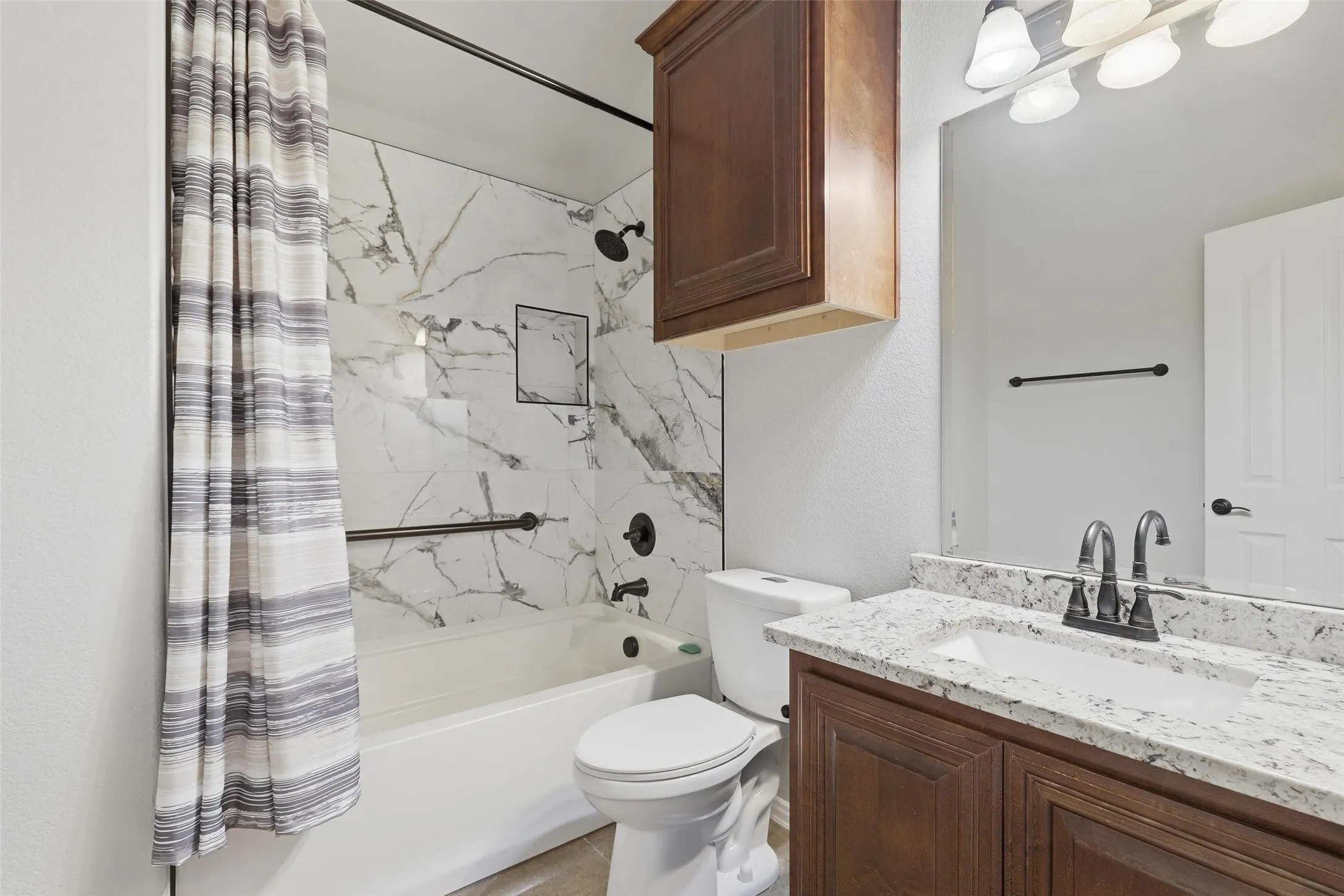 Single Family Residence For Sale in Tarrant County , 5224 Smokey Ridge Drive, Fort Worth, Texas 76123, 5 Bedroom, 3 Bathroom, 2 Garage spaces, 2,972 Sqft, built in 2012, mls#21374677, Real Estate Agent in Fort Worth, Homes For Sale in Tarrant county, Homes For Sale in Fort Worth, Realtor in Fort Worth Texas, Real Estate Brokerage Independent Realty Texas, Luminita Cordes Realtor