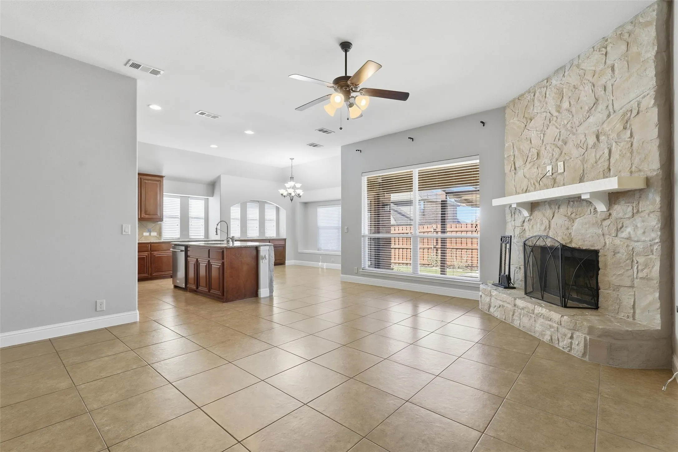 Single Family Residence For Sale in Tarrant County , 5224 Smokey Ridge Drive, Fort Worth, Texas 76123, 5 Bedroom, 3 Bathroom, 2 Garage spaces, 2,972 Sqft, built in 2012, mls#21374677, Real Estate Agent in Fort Worth, Homes For Sale in Tarrant county, Homes For Sale in Fort Worth, Realtor in Fort Worth Texas, Real Estate Brokerage Independent Realty Texas, Luminita Cordes Realtor