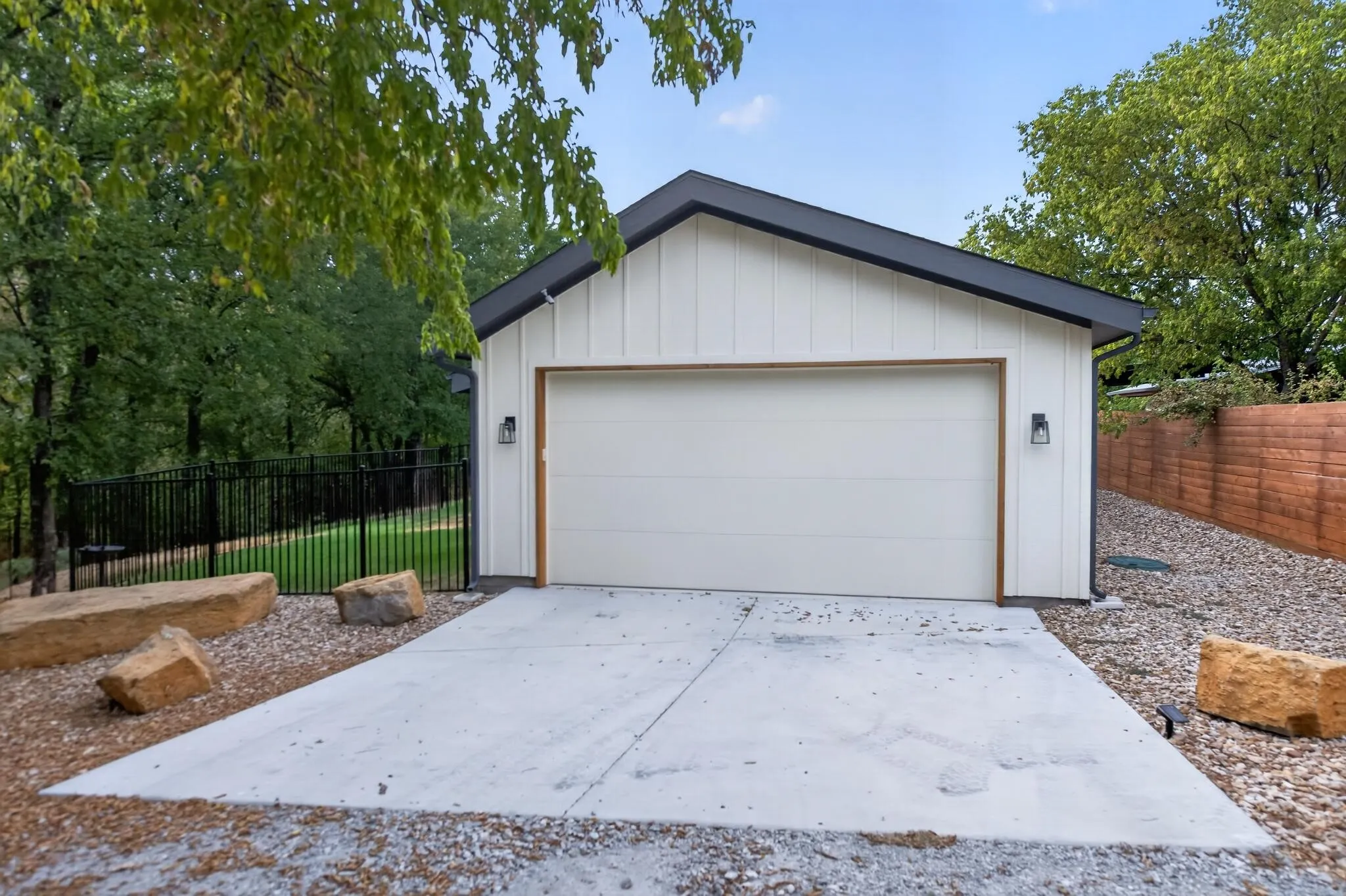 Single Family Residence For Sale in Wise County , 802 Stevens Street, Bridgeport, Texas 76426, 3 Bedroom, 2 Bathroom, 1 Garage spaces, 1,364 Sqft, built in 2024, mls#21374676, Real Estate Agent in Bridgeport, Homes For Sale in Wise county, Homes For Sale in Bridgeport, Realtor in Bridgeport Texas, Real Estate Brokerage Independent Realty Texas, Luminita Cordes Realtor