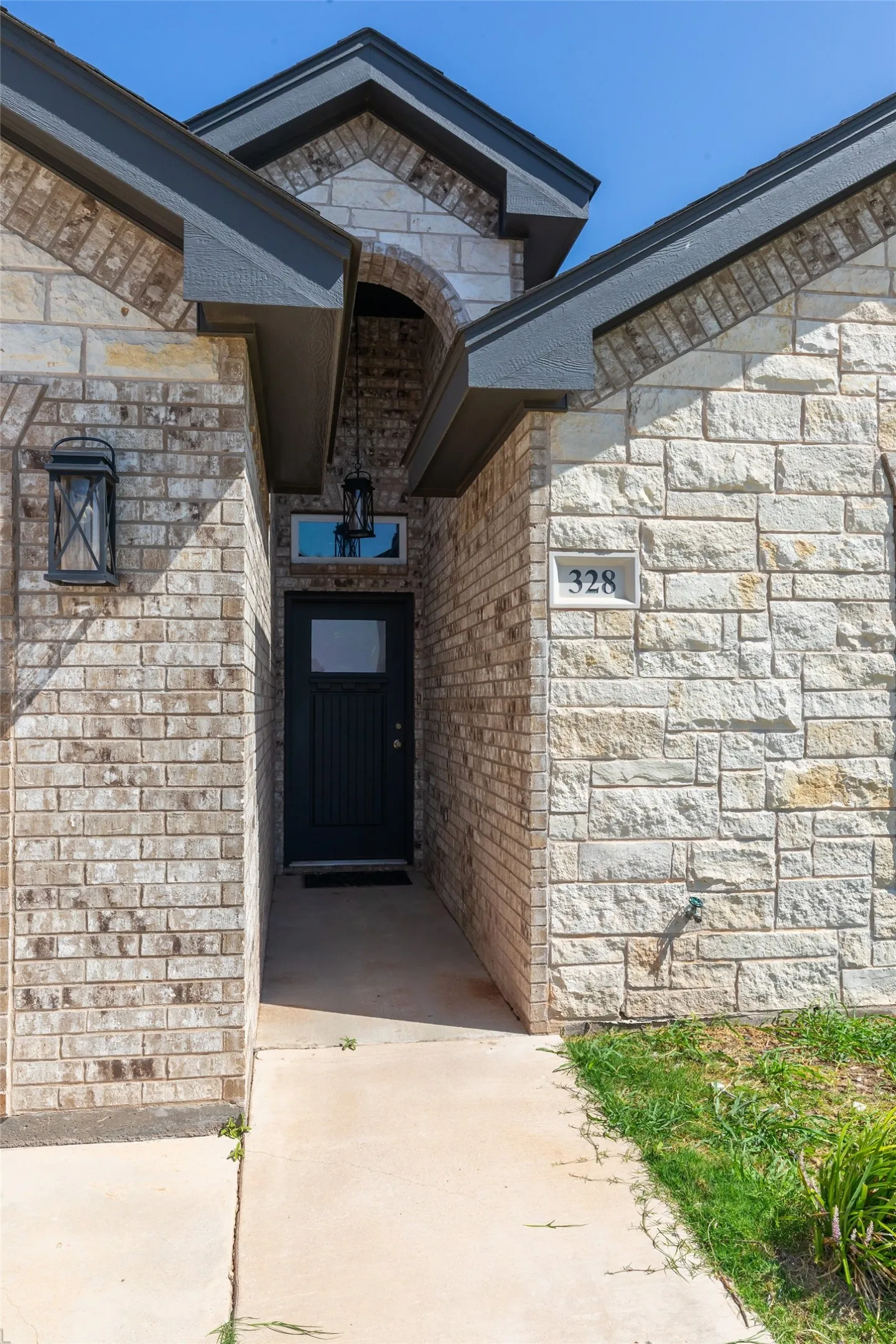 Single Family Residence For Rent in Taylor County , 328 Evening Shade Lane, Abilene, Texas 79602, 4 Bedroom, 2 Bathroom, 2 Garage spaces, 1,730 Sqft, built in 2023, mls#21353702, Real Estate Agent in Abilene, Homes For Rent in Taylor county, Homes For Rent in Abilene, Realtor in Abilene Texas, Real Estate Brokerage Independent Realty Texas, Luminita Cordes Realtor