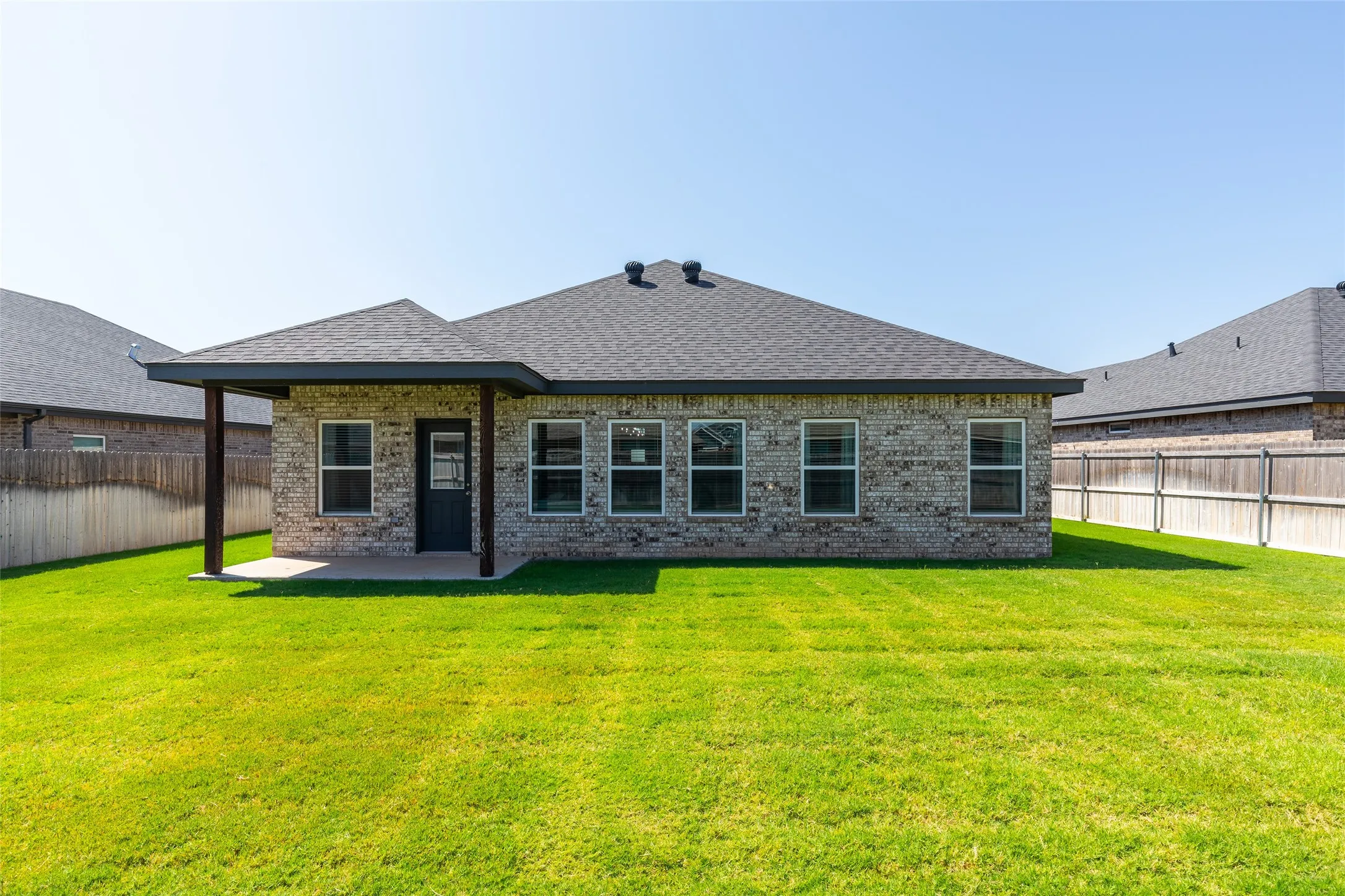 Single Family Residence For Rent in Taylor County , 328 Evening Shade Lane, Abilene, Texas 79602, 4 Bedroom, 2 Bathroom, 2 Garage spaces, 1,730 Sqft, built in 2023, mls#21353702, Real Estate Agent in Abilene, Homes For Rent in Taylor county, Homes For Rent in Abilene, Realtor in Abilene Texas, Real Estate Brokerage Independent Realty Texas, Luminita Cordes Realtor