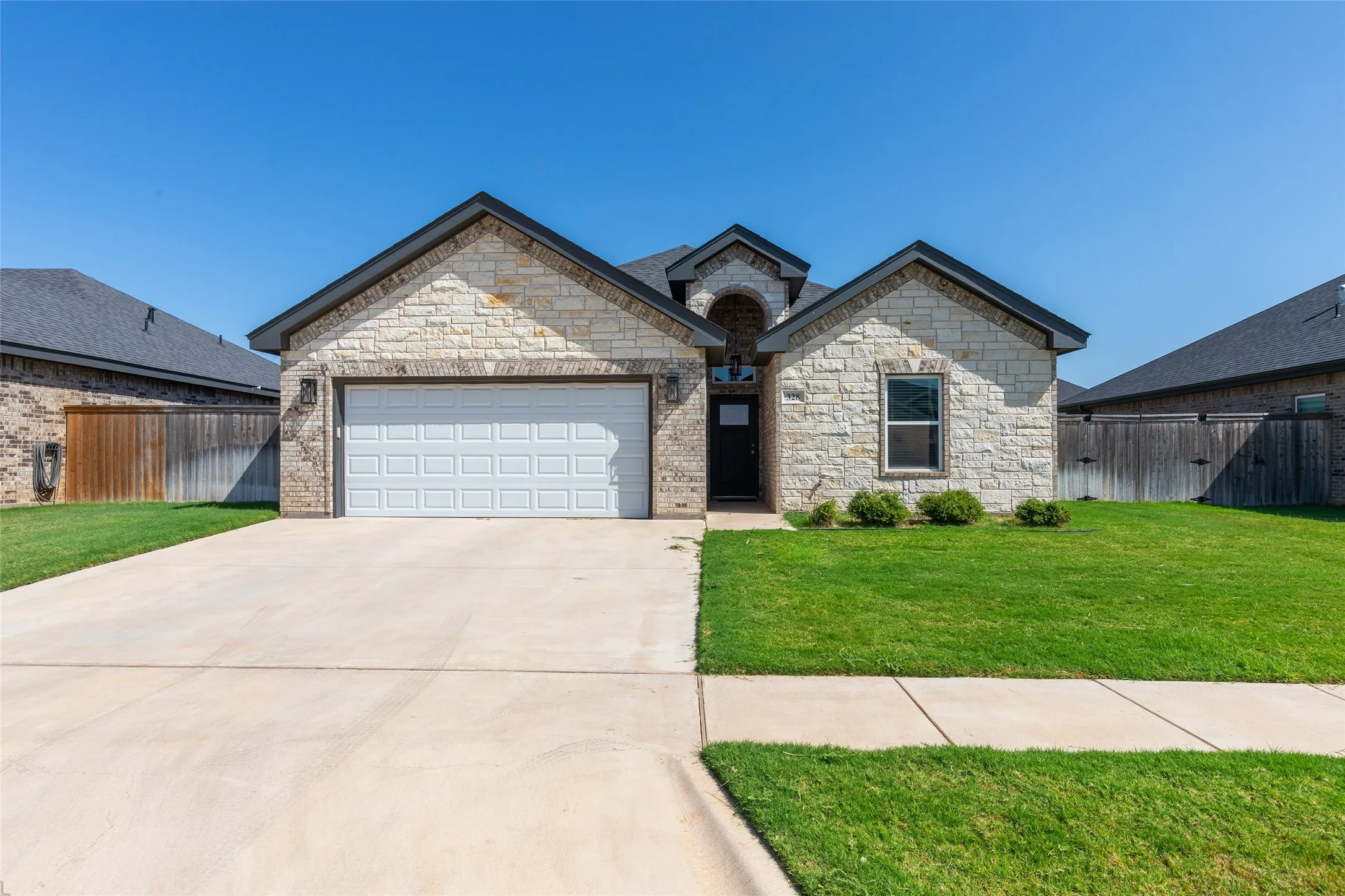 Single Family Residence For Rent in Taylor County , 328 Evening Shade Lane, Abilene, Texas 79602, 4 Bedroom, 2 Bathroom, 2 Garage spaces, 1,730 Sqft, built in 2023, mls#21353702, Real Estate Agent in Abilene, Homes For Rent in Taylor county, Homes For Rent in Abilene, Realtor in Abilene Texas, Real Estate Brokerage Independent Realty Texas, Luminita Cordes Realtor