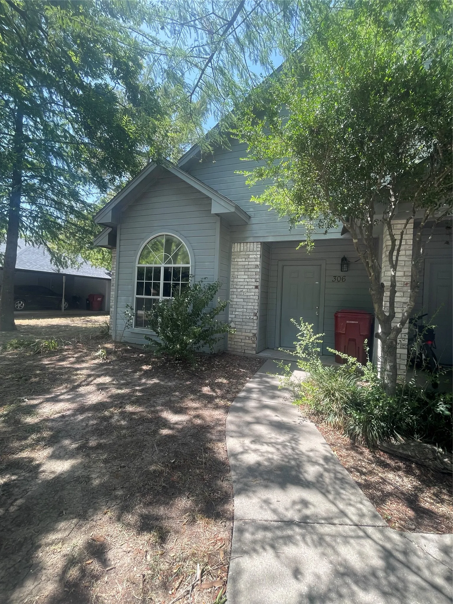 Triplex For Rent in Fannin County , 302-308 N Mill Street 306, Savoy, Texas 75479, 2 Bedroom, 2 Bathroom, Garage spaces, 5,049 Sqft, built in 1991, mls#21374652, Real Estate Agent in Savoy, Homes For Rent in Fannin county, Homes For Rent in Savoy, Realtor in Savoy Texas, Real Estate Brokerage Independent Realty Texas, Luminita Cordes Realtor