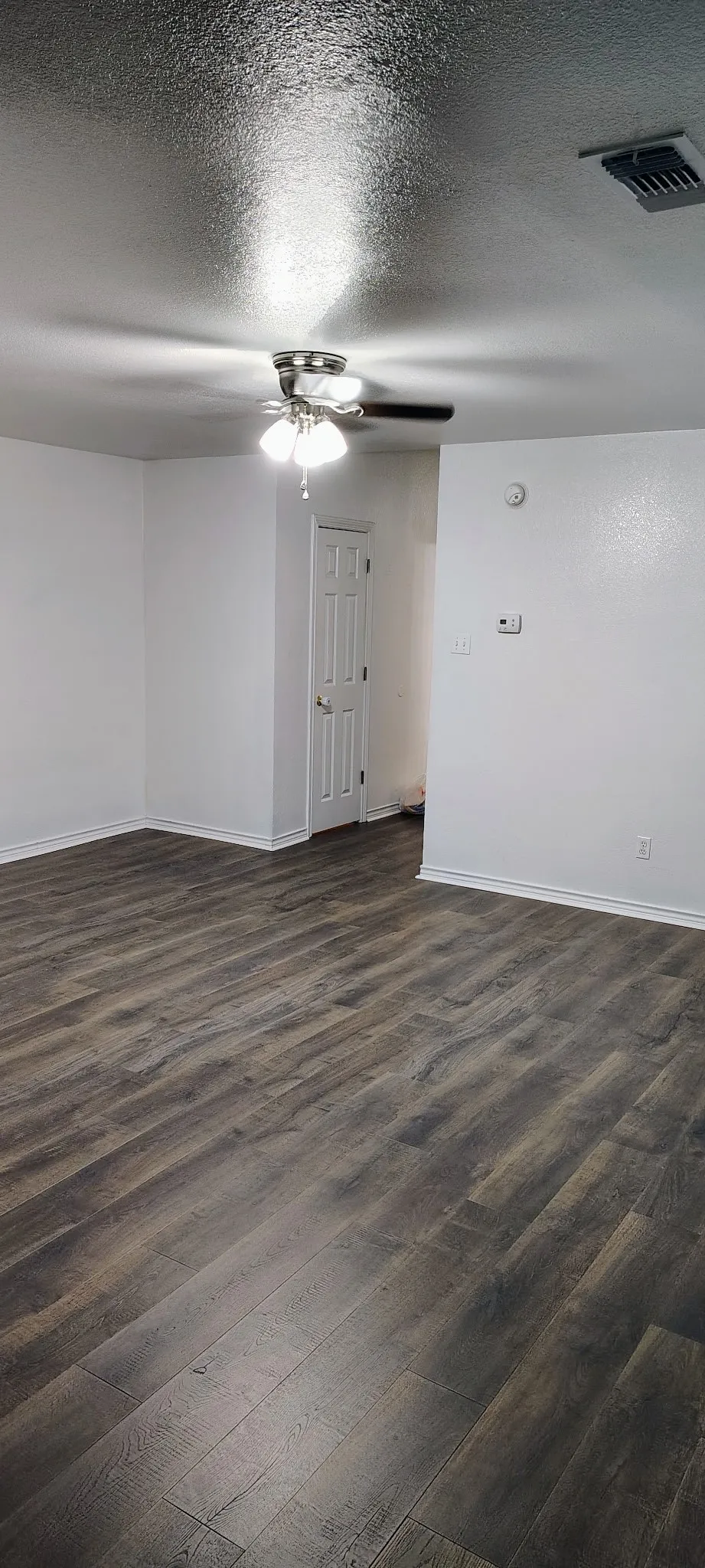 Triplex For Rent in Fannin County , 302-308 N Mill Street 306, Savoy, Texas 75479, 2 Bedroom, 2 Bathroom, Garage spaces, 5,049 Sqft, built in 1991, mls#21374652, Real Estate Agent in Savoy, Homes For Rent in Fannin county, Homes For Rent in Savoy, Realtor in Savoy Texas, Real Estate Brokerage Independent Realty Texas, Luminita Cordes Realtor