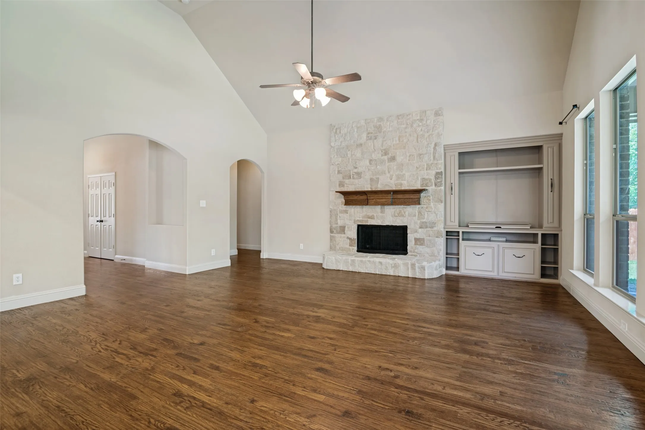 Single Family Residence For Sale in Rockwall County , 2512 Cedarwood Trail, Rockwall, Texas 75032, 4 Bedroom, 2 Bathroom, 2 Garage spaces, 2,761 Sqft, built in 2008, mls#21374679, Real Estate Agent in Rockwall, Homes For Sale in Rockwall county, Homes For Sale in Rockwall, Realtor in Rockwall Texas, Real Estate Brokerage Independent Realty Texas, Luminita Cordes Realtor
