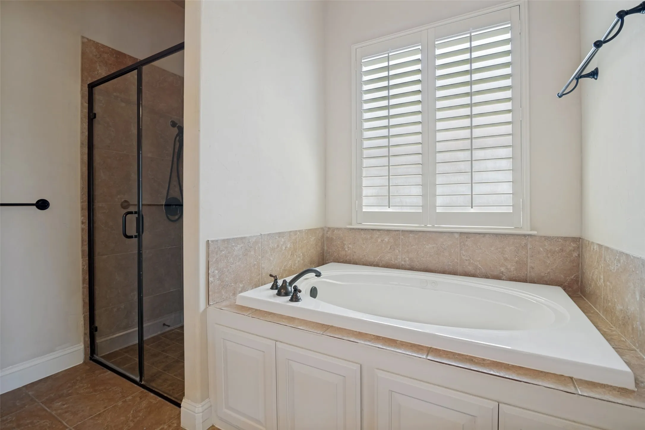 Single Family Residence For Sale in Rockwall County , 2512 Cedarwood Trail, Rockwall, Texas 75032, 4 Bedroom, 2 Bathroom, 2 Garage spaces, 2,761 Sqft, built in 2008, mls#21374679, Real Estate Agent in Rockwall, Homes For Sale in Rockwall county, Homes For Sale in Rockwall, Realtor in Rockwall Texas, Real Estate Brokerage Independent Realty Texas, Luminita Cordes Realtor