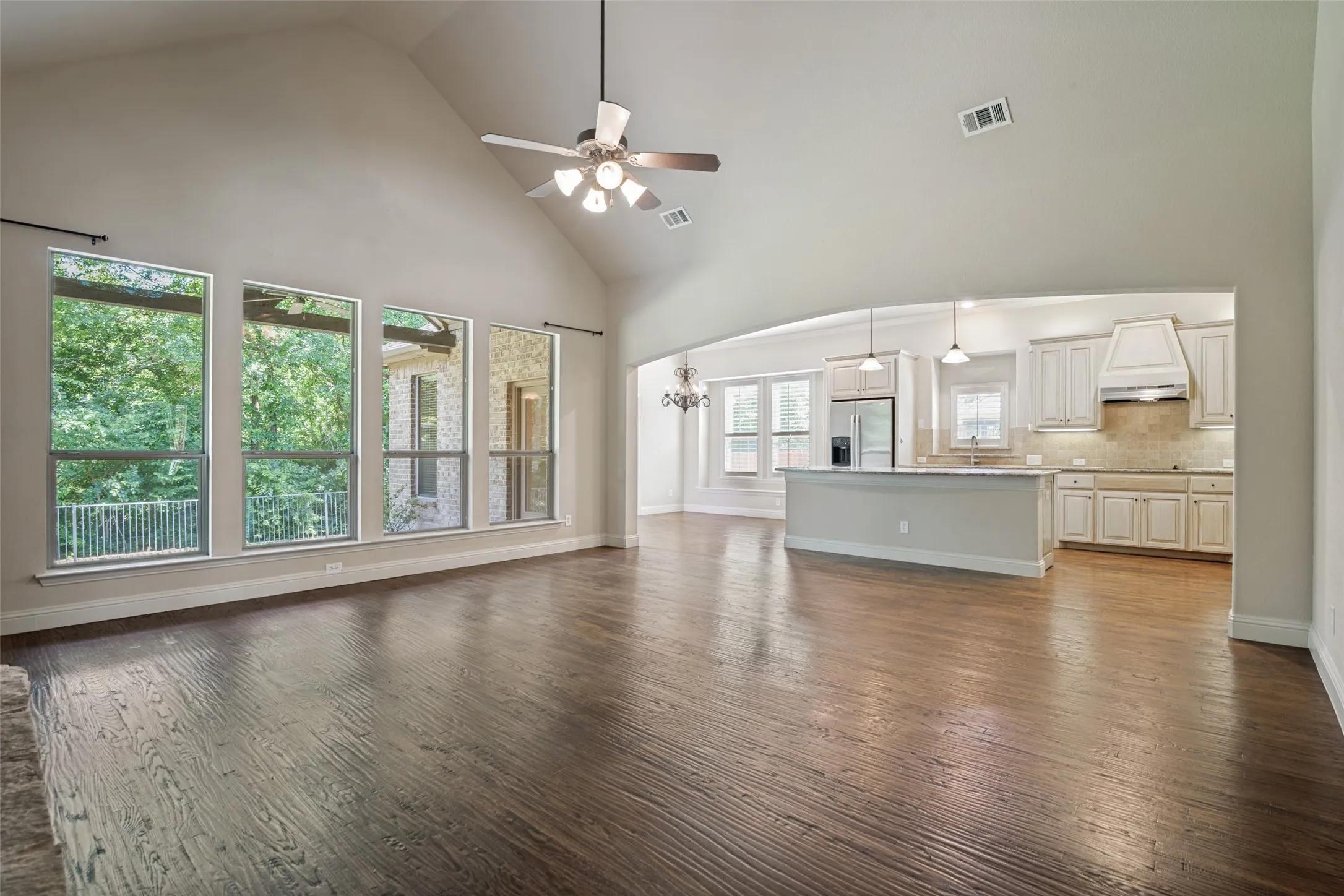 Single Family Residence For Sale in Rockwall County , 2512 Cedarwood Trail, Rockwall, Texas 75032, 4 Bedroom, 2 Bathroom, 2 Garage spaces, 2,761 Sqft, built in 2008, mls#21374679, Real Estate Agent in Rockwall, Homes For Sale in Rockwall county, Homes For Sale in Rockwall, Realtor in Rockwall Texas, Real Estate Brokerage Independent Realty Texas, Luminita Cordes Realtor