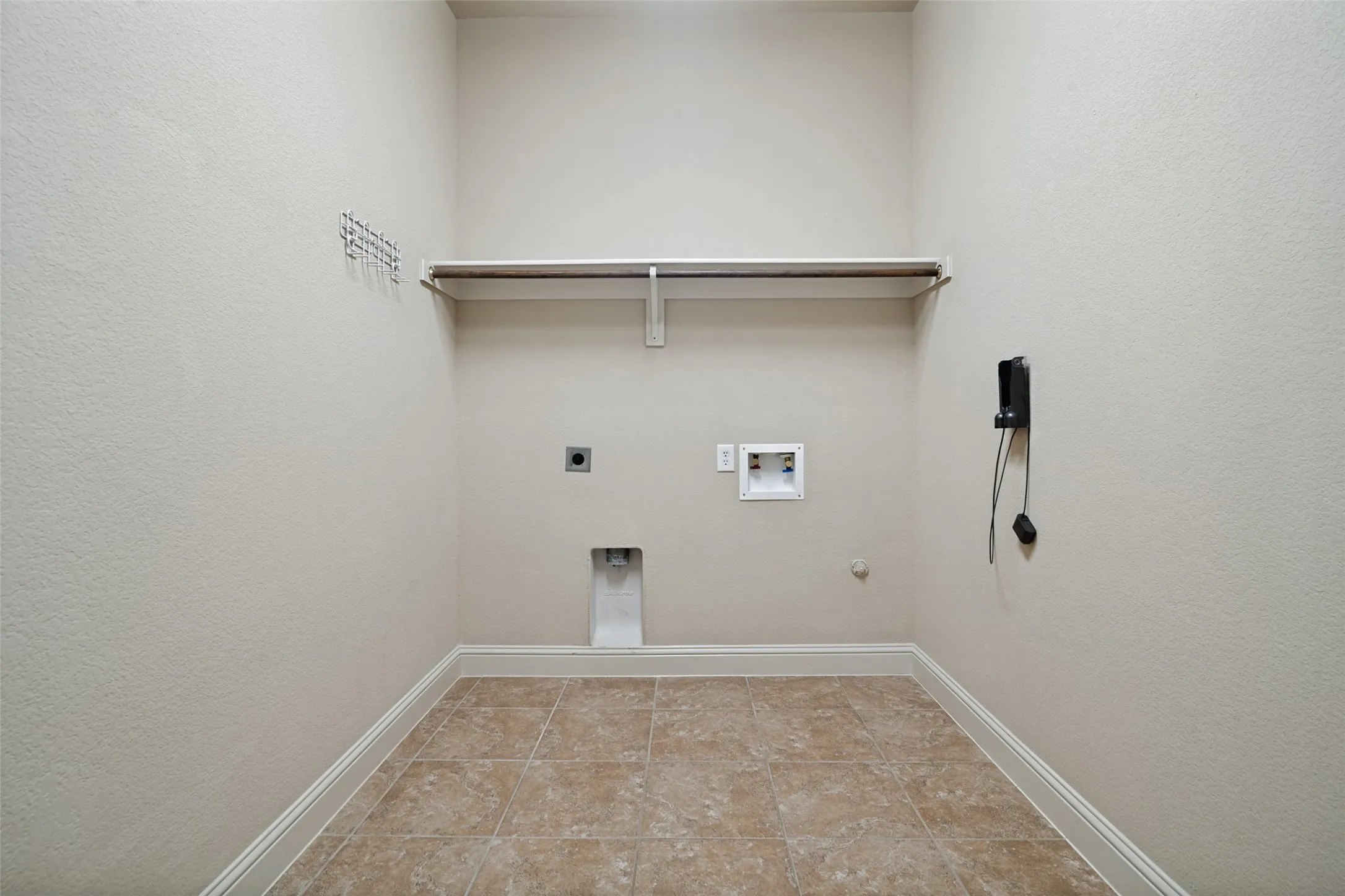 Single Family Residence For Sale in Rockwall County , 2512 Cedarwood Trail, Rockwall, Texas 75032, 4 Bedroom, 2 Bathroom, 2 Garage spaces, 2,761 Sqft, built in 2008, mls#21374679, Real Estate Agent in Rockwall, Homes For Sale in Rockwall county, Homes For Sale in Rockwall, Realtor in Rockwall Texas, Real Estate Brokerage Independent Realty Texas, Luminita Cordes Realtor