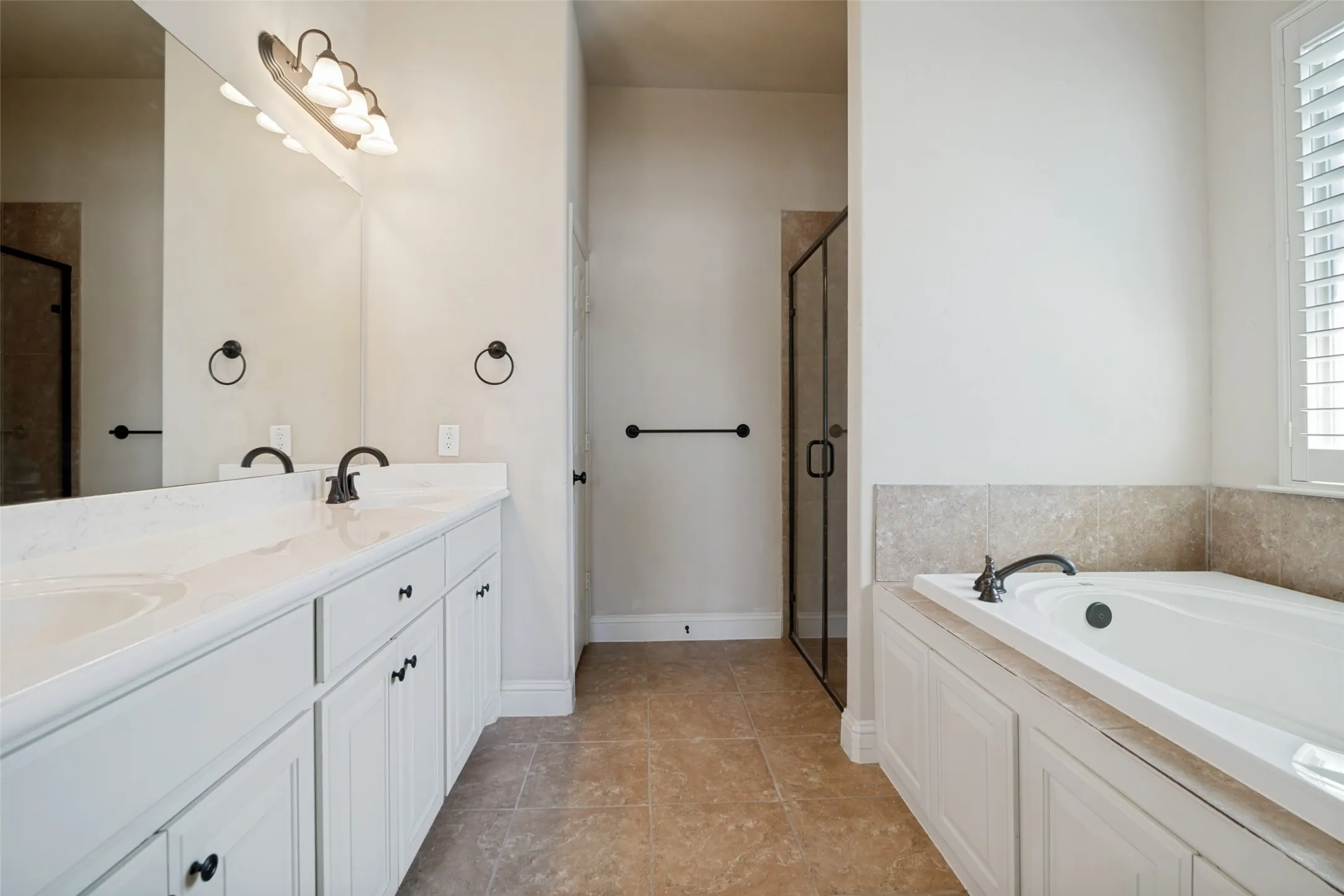 Single Family Residence For Sale in Rockwall County , 2512 Cedarwood Trail, Rockwall, Texas 75032, 4 Bedroom, 2 Bathroom, 2 Garage spaces, 2,761 Sqft, built in 2008, mls#21374679, Real Estate Agent in Rockwall, Homes For Sale in Rockwall county, Homes For Sale in Rockwall, Realtor in Rockwall Texas, Real Estate Brokerage Independent Realty Texas, Luminita Cordes Realtor