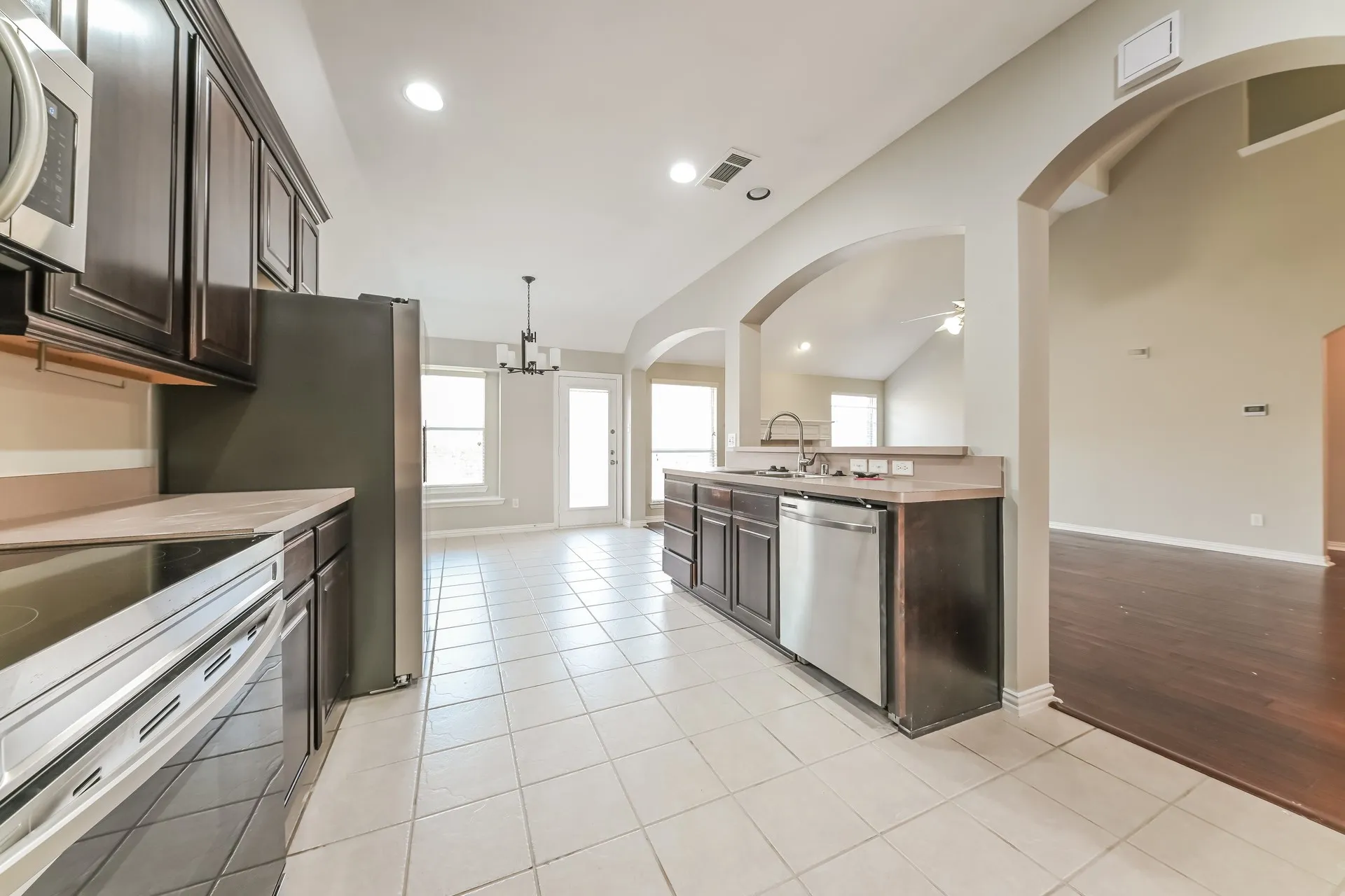Single Family Residence For Rent in Dallas County , 3108 Silver Creek Drive, Mesquite, Texas 75181, 4 Bedroom, 3 Bathroom, 2 Garage spaces, 2,709 Sqft, built in 2009, mls#21374683, Real Estate Agent in Mesquite, Homes For Rent in Dallas county, Homes For Rent in Mesquite, Realtor in Mesquite Texas, Real Estate Brokerage Independent Realty Texas, Luminita Cordes Realtor