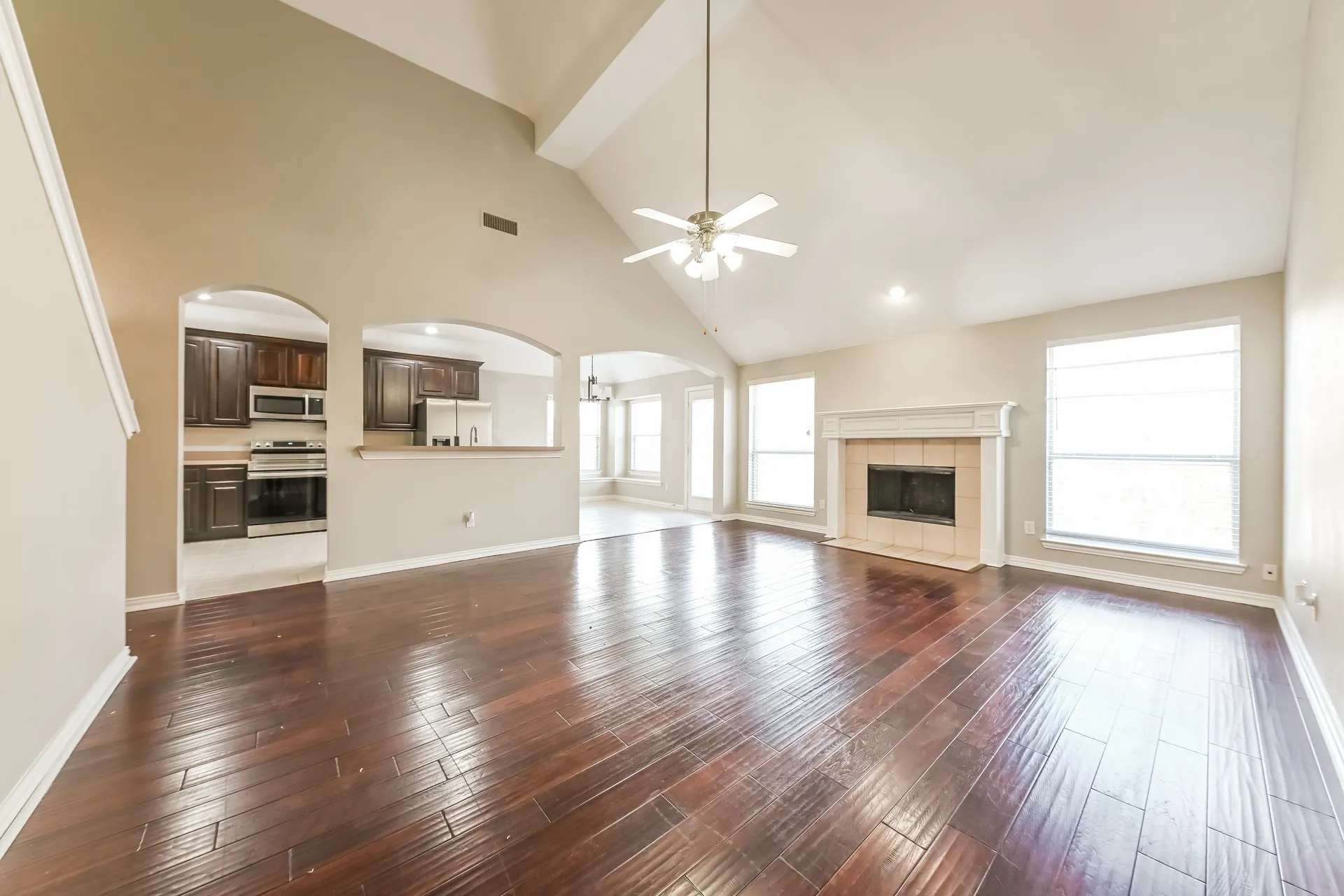 Single Family Residence For Rent in Dallas County , 3108 Silver Creek Drive, Mesquite, Texas 75181, 4 Bedroom, 3 Bathroom, 2 Garage spaces, 2,709 Sqft, built in 2009, mls#21374683, Real Estate Agent in Mesquite, Homes For Rent in Dallas county, Homes For Rent in Mesquite, Realtor in Mesquite Texas, Real Estate Brokerage Independent Realty Texas, Luminita Cordes Realtor
