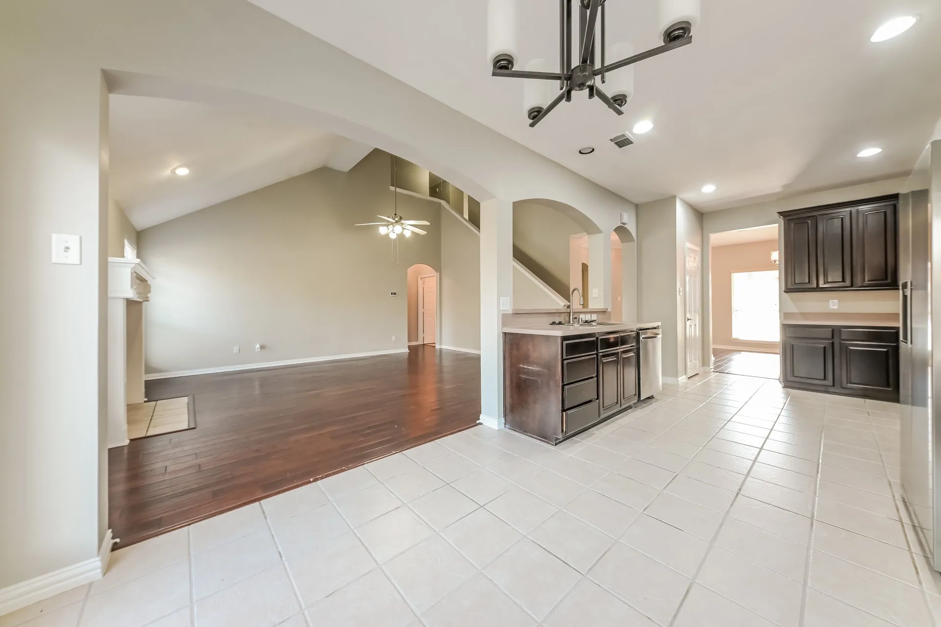 Single Family Residence For Rent in Dallas County , 3108 Silver Creek Drive, Mesquite, Texas 75181, 4 Bedroom, 3 Bathroom, 2 Garage spaces, 2,709 Sqft, built in 2009, mls#21374683, Real Estate Agent in Mesquite, Homes For Rent in Dallas county, Homes For Rent in Mesquite, Realtor in Mesquite Texas, Real Estate Brokerage Independent Realty Texas, Luminita Cordes Realtor