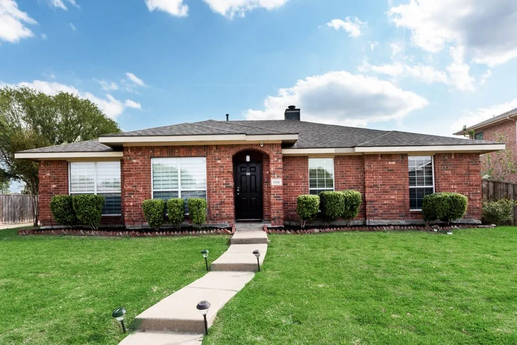 Single Family Residence For Rent in Collin County , 506 Pecos Path Drive, Murphy, Texas 75094, 4 Bedroom, 2 Bathroom, 2 Garage spaces, 2,163 Sqft, built in 2001, mls#21370899, Real Estate Agent in Murphy, Homes For Rent in Collin county, Homes For Rent in Murphy, Realtor in Murphy Texas, Real Estate Brokerage Independent Realty Texas, Luminita Cordes Realtor