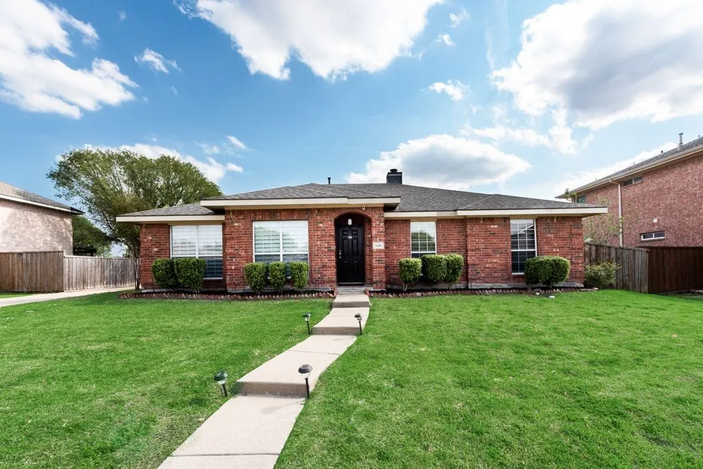 Single Family Residence For Rent in Collin County , 506 Pecos Path Drive, Murphy, Texas 75094, 4 Bedroom, 2 Bathroom, 2 Garage spaces, 2,163 Sqft, built in 2001, mls#21370899, Real Estate Agent in Murphy, Homes For Rent in Collin county, Homes For Rent in Murphy, Realtor in Murphy Texas, Real Estate Brokerage Independent Realty Texas, Luminita Cordes Realtor