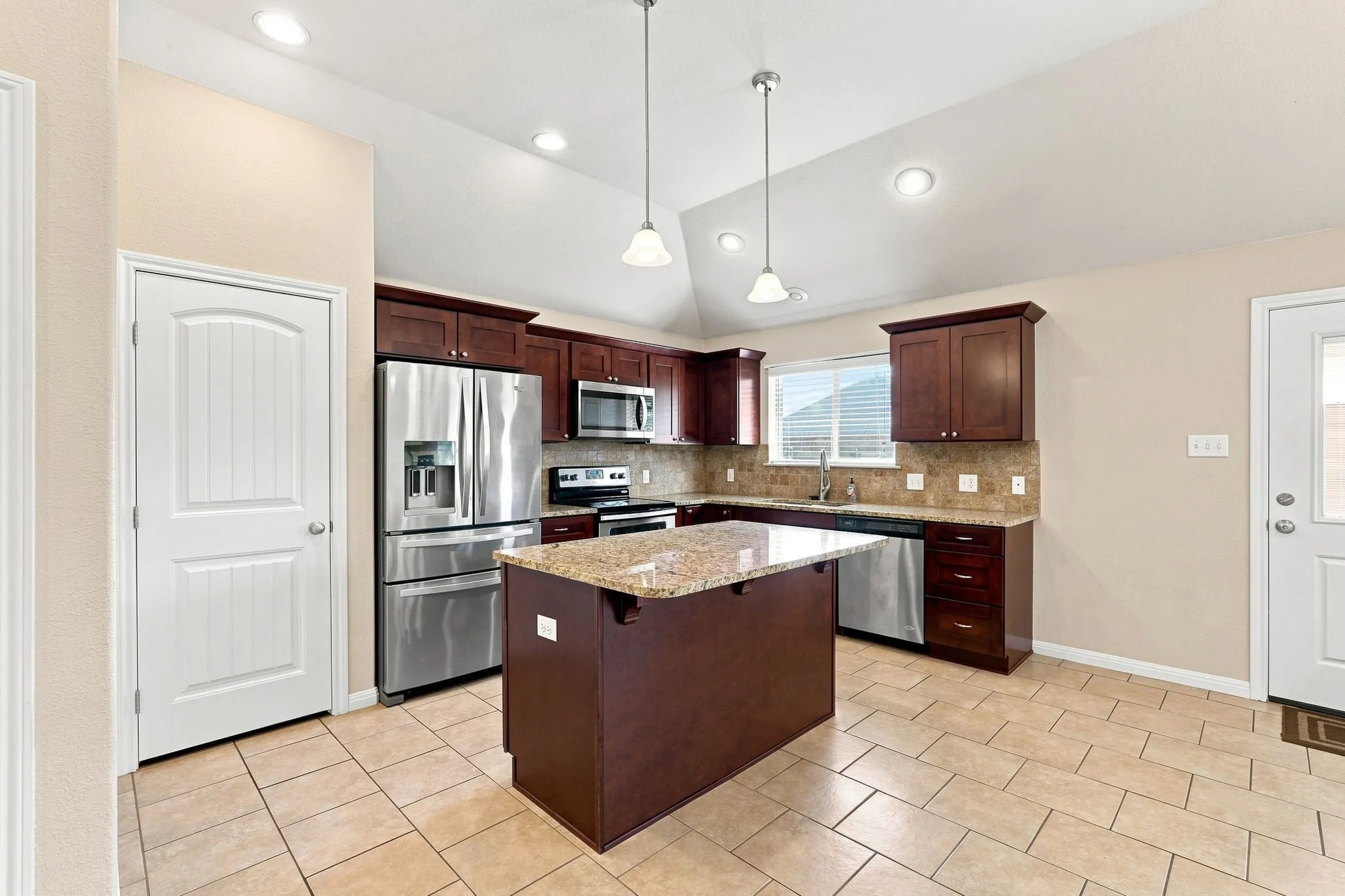 Single Family Residence For Sale in Taylor County , 3425 Firedog Road, Abilene, Texas 79606, 3 Bedroom, 2 Bathroom, 2 Garage spaces, 1,590 Sqft, built in 2014, mls#21374409, Real Estate Agent in Abilene, Homes For Sale in Taylor county, Homes For Sale in Abilene, Realtor in Abilene Texas, Real Estate Brokerage Independent Realty Texas, Luminita Cordes Realtor