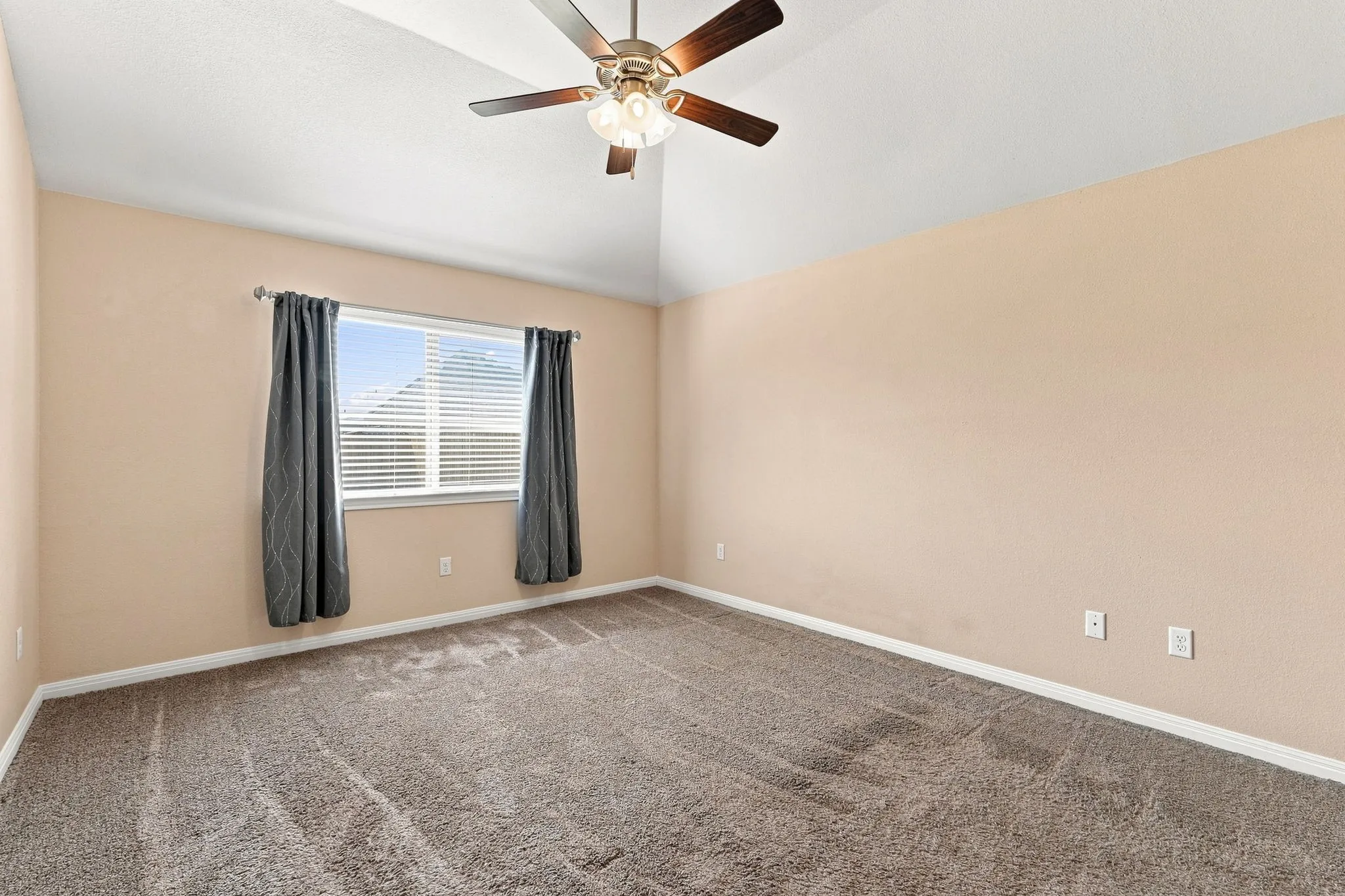 Single Family Residence For Sale in Taylor County , 3425 Firedog Road, Abilene, Texas 79606, 3 Bedroom, 2 Bathroom, 2 Garage spaces, 1,590 Sqft, built in 2014, mls#21374409, Real Estate Agent in Abilene, Homes For Sale in Taylor county, Homes For Sale in Abilene, Realtor in Abilene Texas, Real Estate Brokerage Independent Realty Texas, Luminita Cordes Realtor