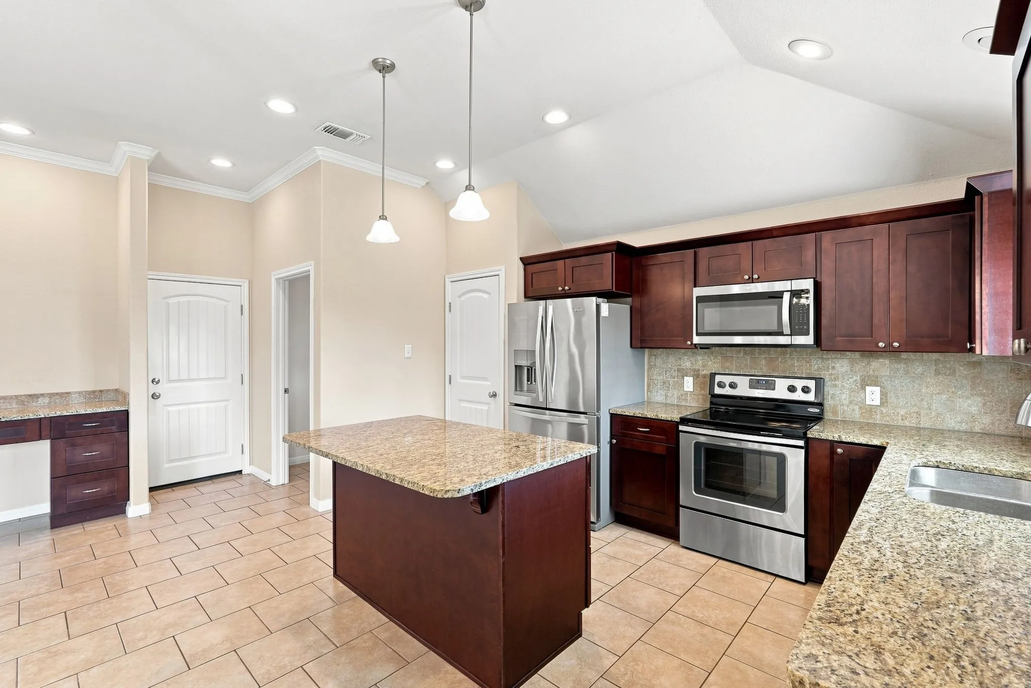 Single Family Residence For Sale in Taylor County , 3425 Firedog Road, Abilene, Texas 79606, 3 Bedroom, 2 Bathroom, 2 Garage spaces, 1,590 Sqft, built in 2014, mls#21374409, Real Estate Agent in Abilene, Homes For Sale in Taylor county, Homes For Sale in Abilene, Realtor in Abilene Texas, Real Estate Brokerage Independent Realty Texas, Luminita Cordes Realtor