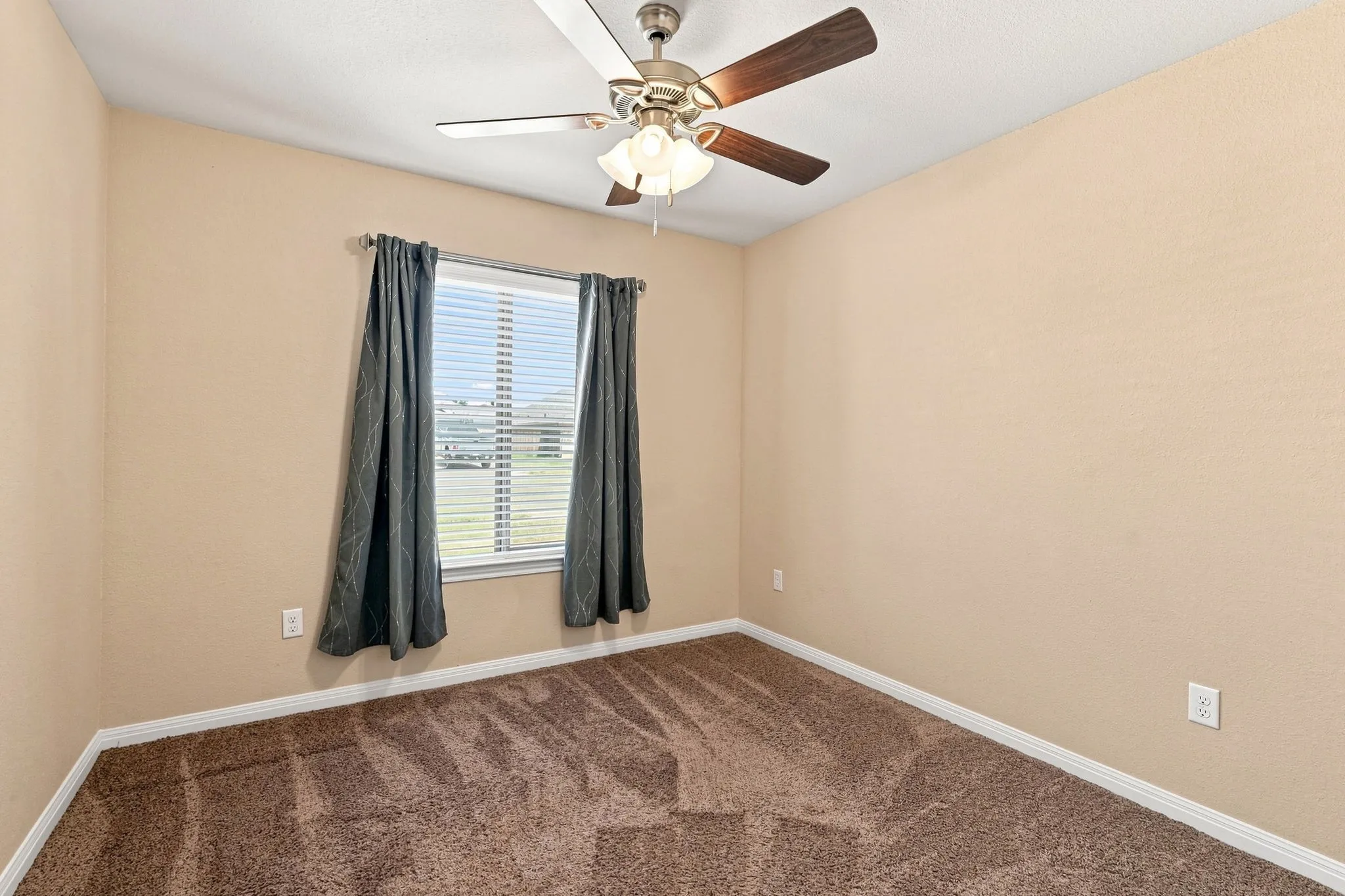 Single Family Residence For Sale in Taylor County , 3425 Firedog Road, Abilene, Texas 79606, 3 Bedroom, 2 Bathroom, 2 Garage spaces, 1,590 Sqft, built in 2014, mls#21374409, Real Estate Agent in Abilene, Homes For Sale in Taylor county, Homes For Sale in Abilene, Realtor in Abilene Texas, Real Estate Brokerage Independent Realty Texas, Luminita Cordes Realtor