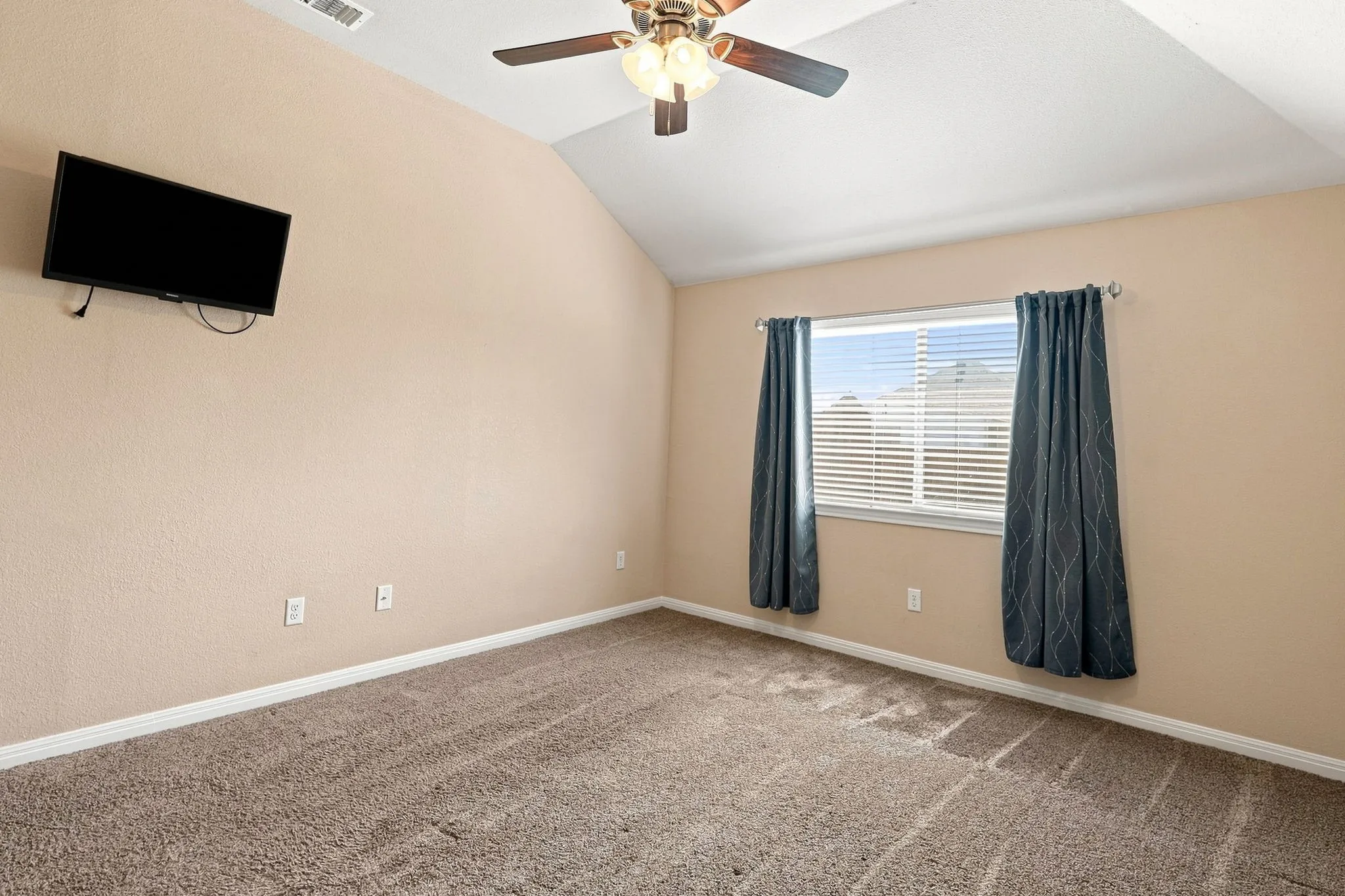 Single Family Residence For Sale in Taylor County , 3425 Firedog Road, Abilene, Texas 79606, 3 Bedroom, 2 Bathroom, 2 Garage spaces, 1,590 Sqft, built in 2014, mls#21374409, Real Estate Agent in Abilene, Homes For Sale in Taylor county, Homes For Sale in Abilene, Realtor in Abilene Texas, Real Estate Brokerage Independent Realty Texas, Luminita Cordes Realtor