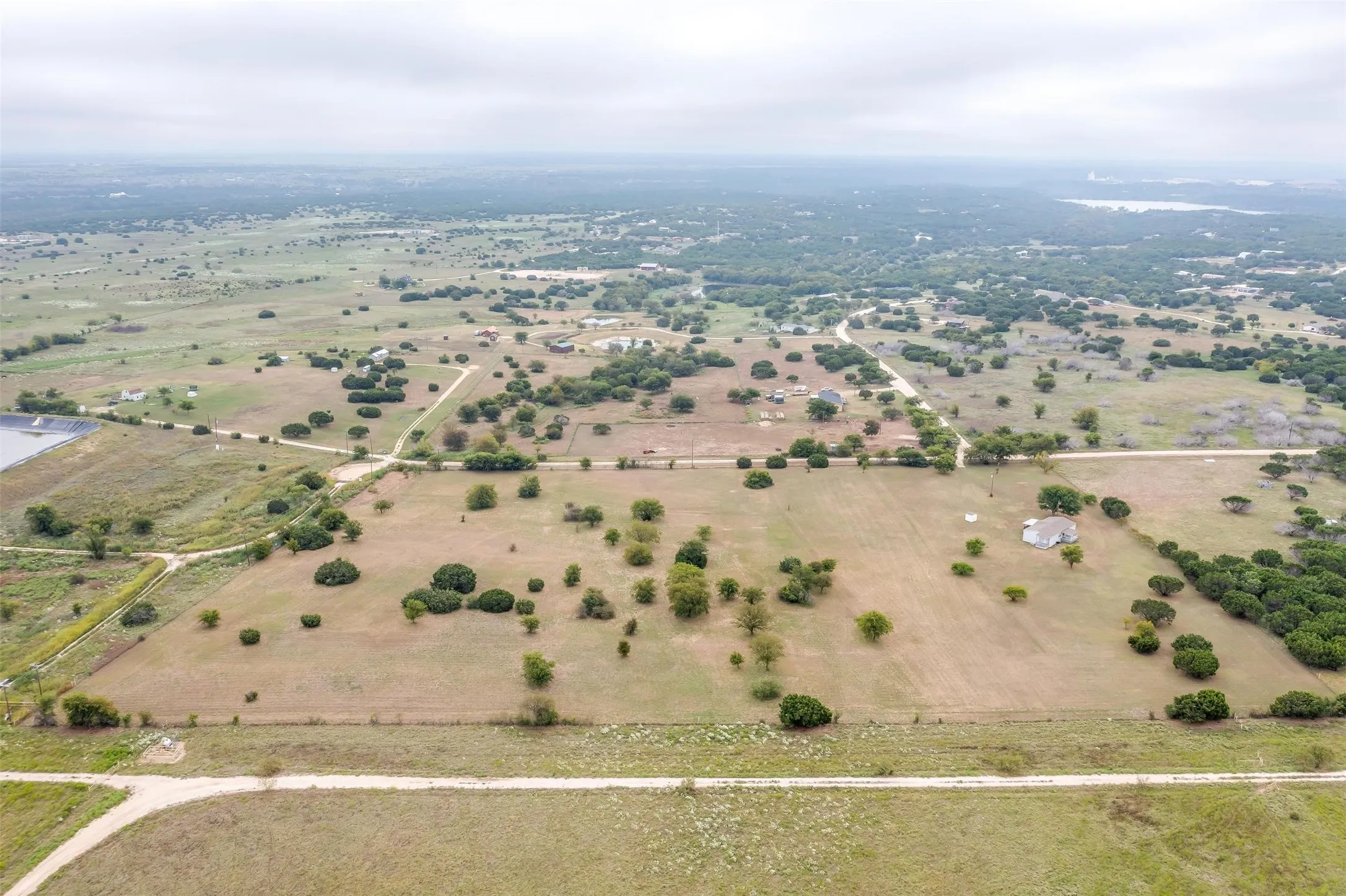 Manufactured Home For Sale in Johnson County , 9064 Summit Court E, Cleburne, Texas 76033, 4 Bedroom, 2 Bathroom, Garage spaces, 1,568 Sqft, built in 1998, mls#21374363, Real Estate Agent in Cleburne, Homes For Sale in Johnson county, Homes For Sale in Cleburne, Realtor in Cleburne Texas, Real Estate Brokerage Independent Realty Texas, Luminita Cordes Realtor