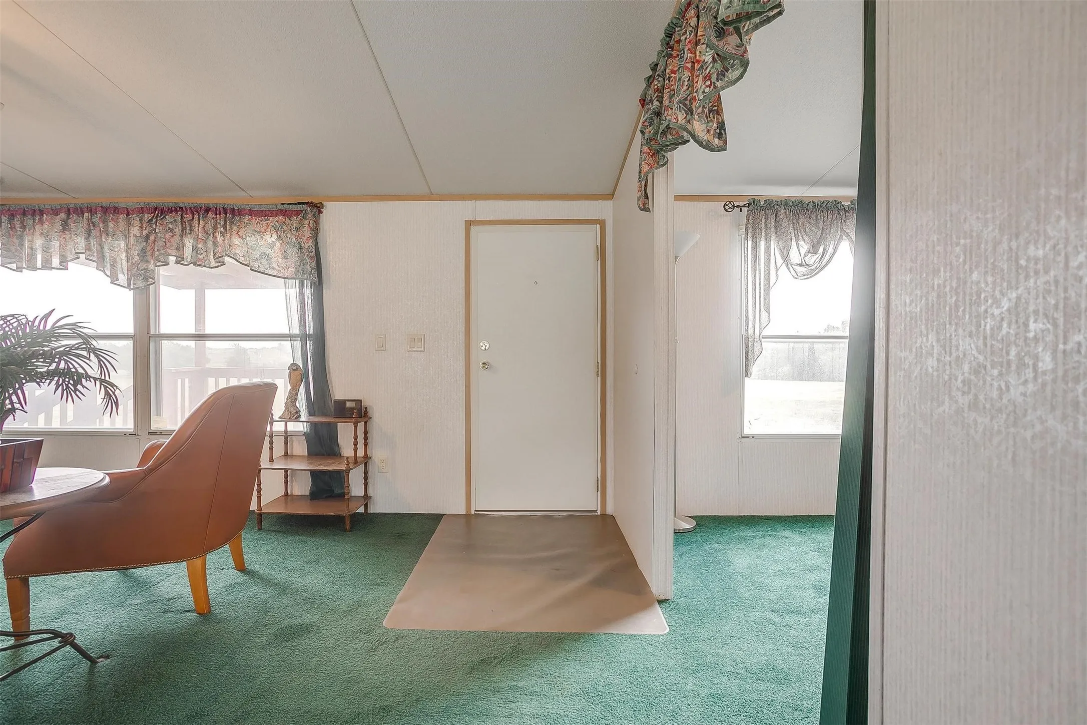 Manufactured Home For Sale in Johnson County , 9064 Summit Court E, Cleburne, Texas 76033, 4 Bedroom, 2 Bathroom, Garage spaces, 1,568 Sqft, built in 1998, mls#21374363, Real Estate Agent in Cleburne, Homes For Sale in Johnson county, Homes For Sale in Cleburne, Realtor in Cleburne Texas, Real Estate Brokerage Independent Realty Texas, Luminita Cordes Realtor
