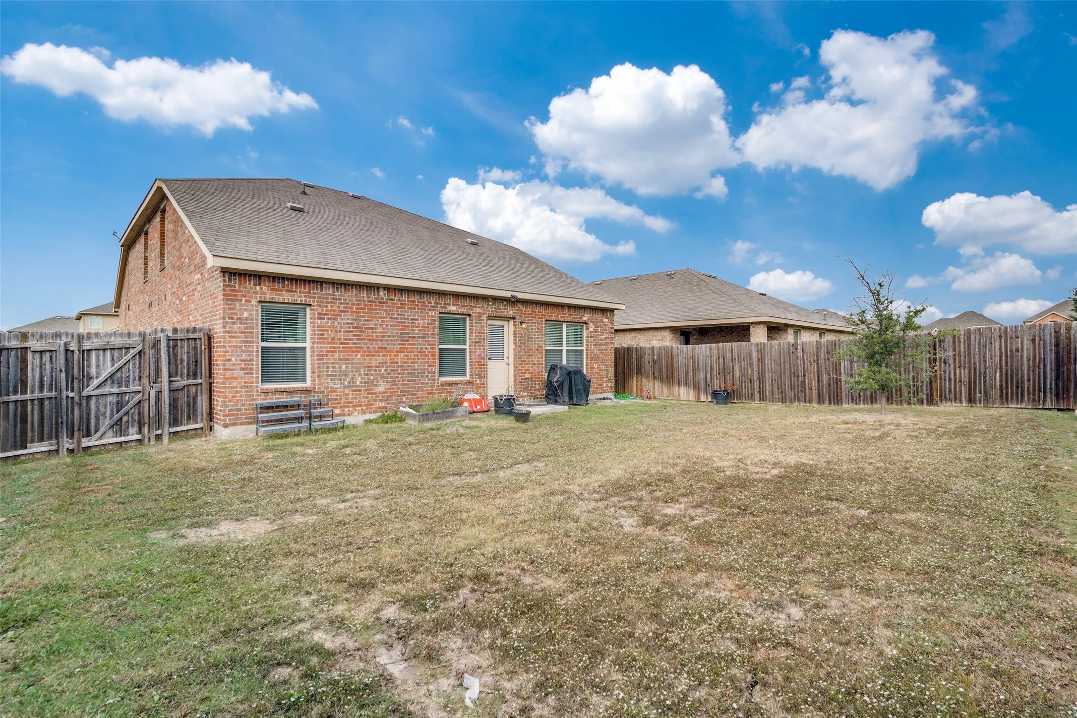 Single Family Residence For Sale in Kaufman County , 2209 Torch Lake Drive, Forney, Texas 75126, 5 Bedroom, 4 Bathroom, 2 Garage spaces, 2,326 Sqft, built in 2016, mls#21374696, Real Estate Agent in Forney, Homes For Sale in Kaufman county, Homes For Sale in Forney, Realtor in Forney Texas, Real Estate Brokerage Independent Realty Texas, Luminita Cordes Realtor