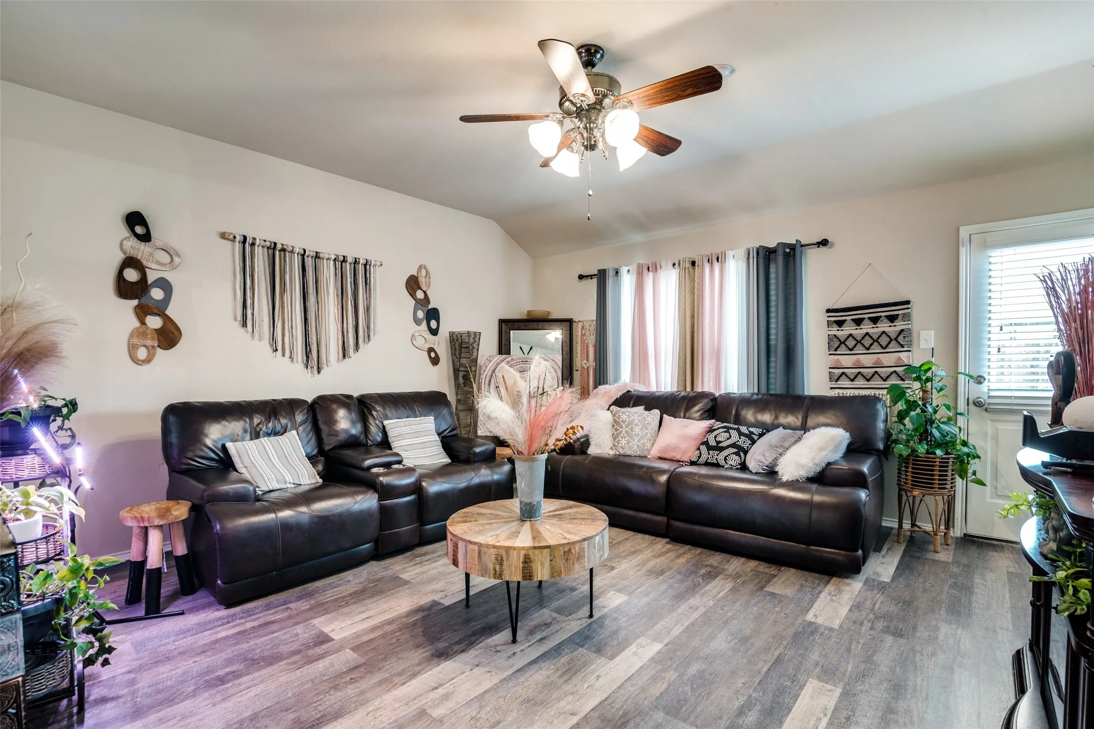 Single Family Residence For Sale in Kaufman County , 2209 Torch Lake Drive, Forney, Texas 75126, 5 Bedroom, 4 Bathroom, 2 Garage spaces, 2,326 Sqft, built in 2016, mls#21374696, Real Estate Agent in Forney, Homes For Sale in Kaufman county, Homes For Sale in Forney, Realtor in Forney Texas, Real Estate Brokerage Independent Realty Texas, Luminita Cordes Realtor