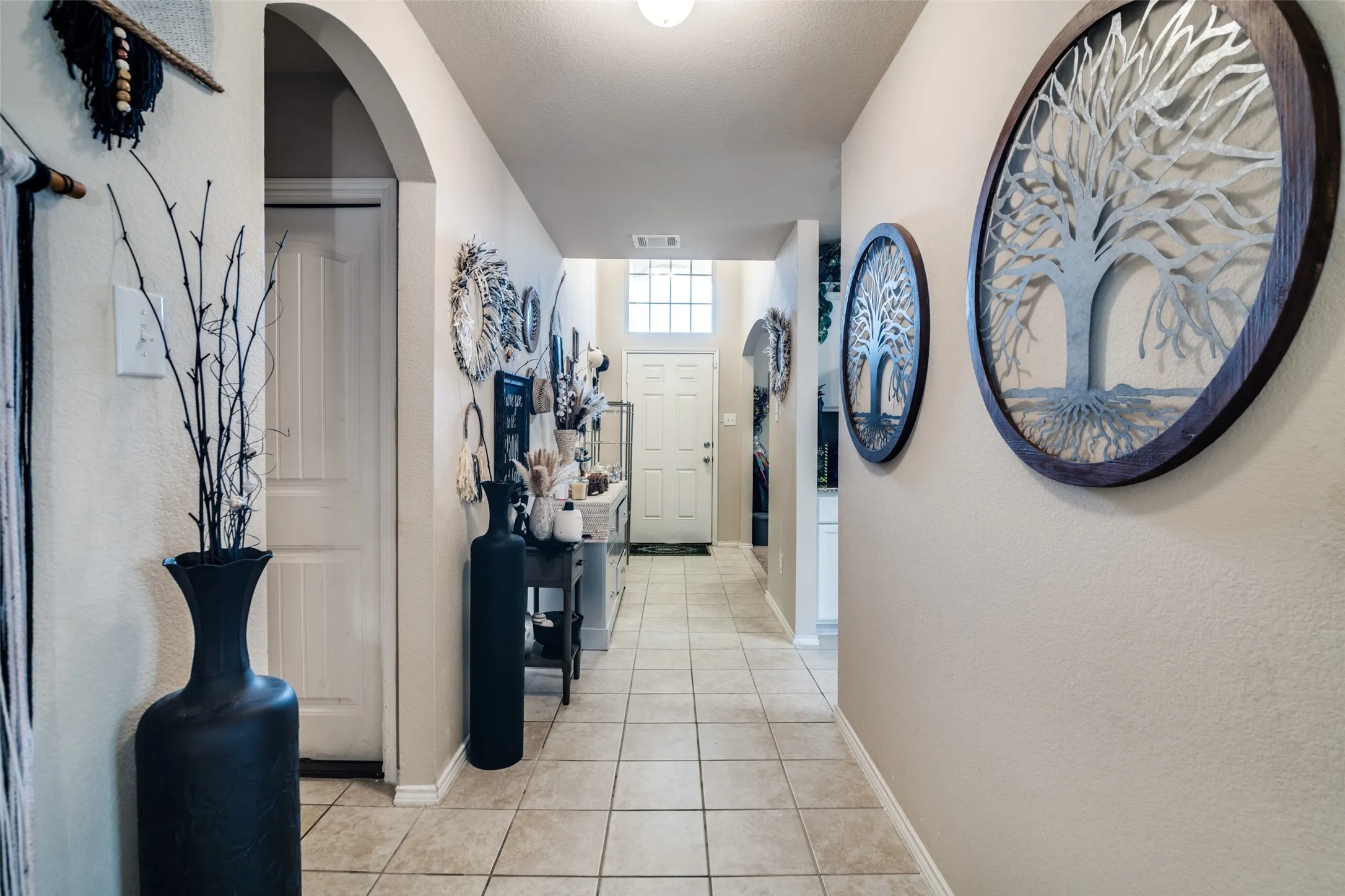 Single Family Residence For Sale in Kaufman County , 2209 Torch Lake Drive, Forney, Texas 75126, 5 Bedroom, 4 Bathroom, 2 Garage spaces, 2,326 Sqft, built in 2016, mls#21374696, Real Estate Agent in Forney, Homes For Sale in Kaufman county, Homes For Sale in Forney, Realtor in Forney Texas, Real Estate Brokerage Independent Realty Texas, Luminita Cordes Realtor