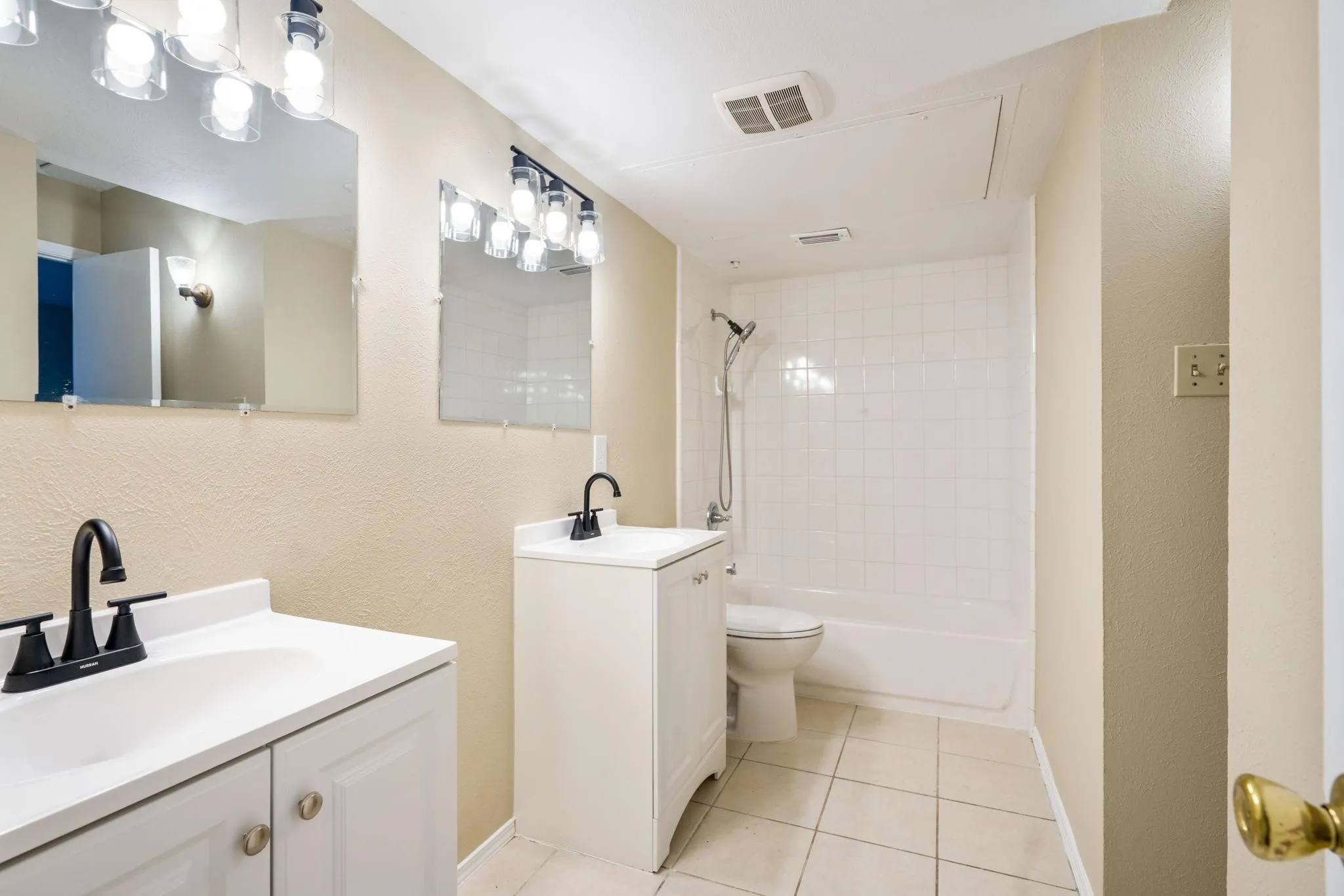 Single Family Residence For Sale in Denton County , 4638 Carr Street, The Colony, Texas 75056, 2 Bedroom, 1 Bathroom, Garage spaces, 888 Sqft, built in 1983, mls#21374697, Real Estate Agent in The Colony, Homes For Sale in Denton county, Homes For Sale in The Colony, Realtor in The Colony Texas, Real Estate Brokerage Independent Realty Texas, Luminita Cordes Realtor