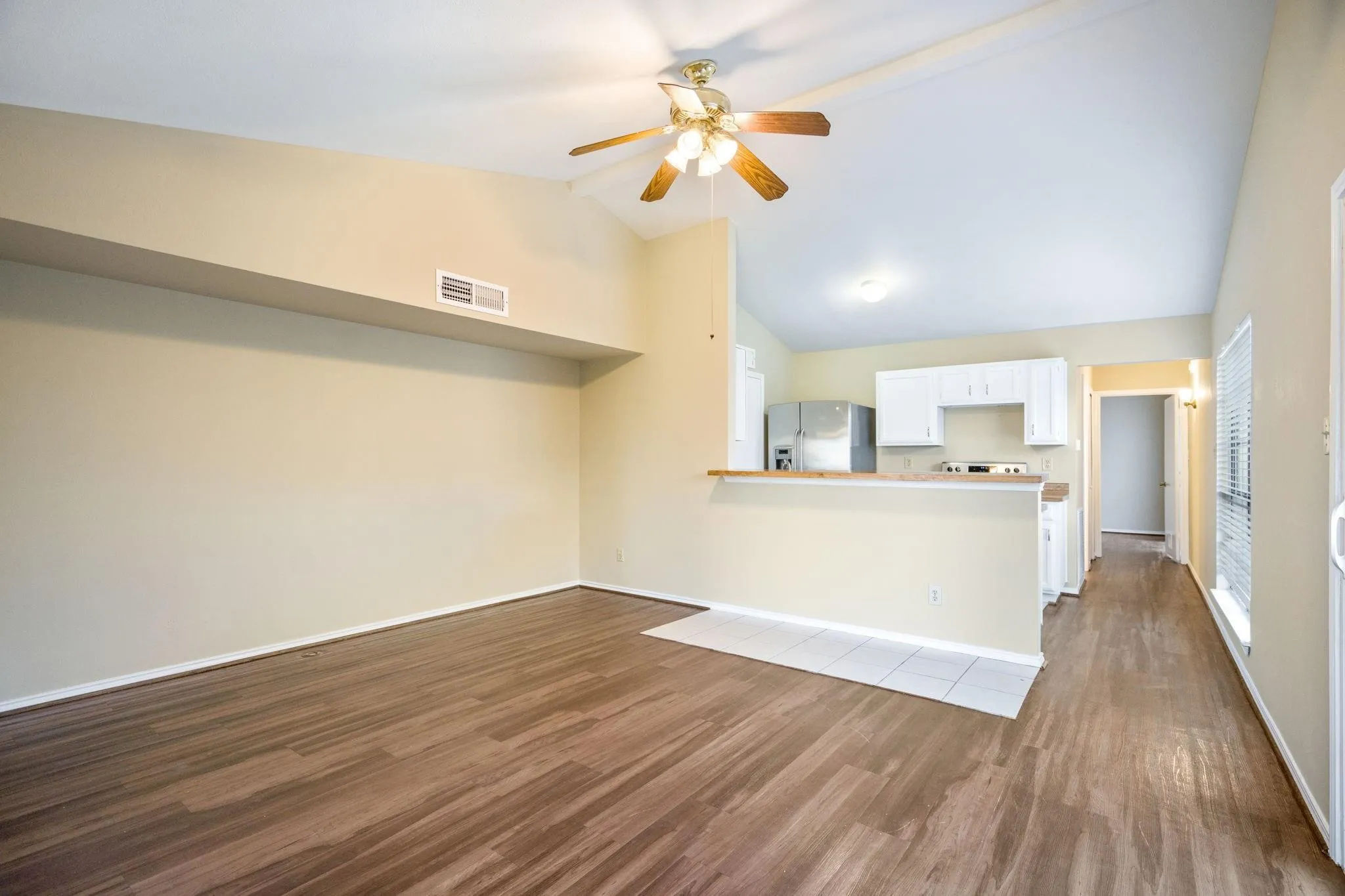 Single Family Residence For Sale in Denton County , 4638 Carr Street, The Colony, Texas 75056, 2 Bedroom, 1 Bathroom, Garage spaces, 888 Sqft, built in 1983, mls#21374697, Real Estate Agent in The Colony, Homes For Sale in Denton county, Homes For Sale in The Colony, Realtor in The Colony Texas, Real Estate Brokerage Independent Realty Texas, Luminita Cordes Realtor
