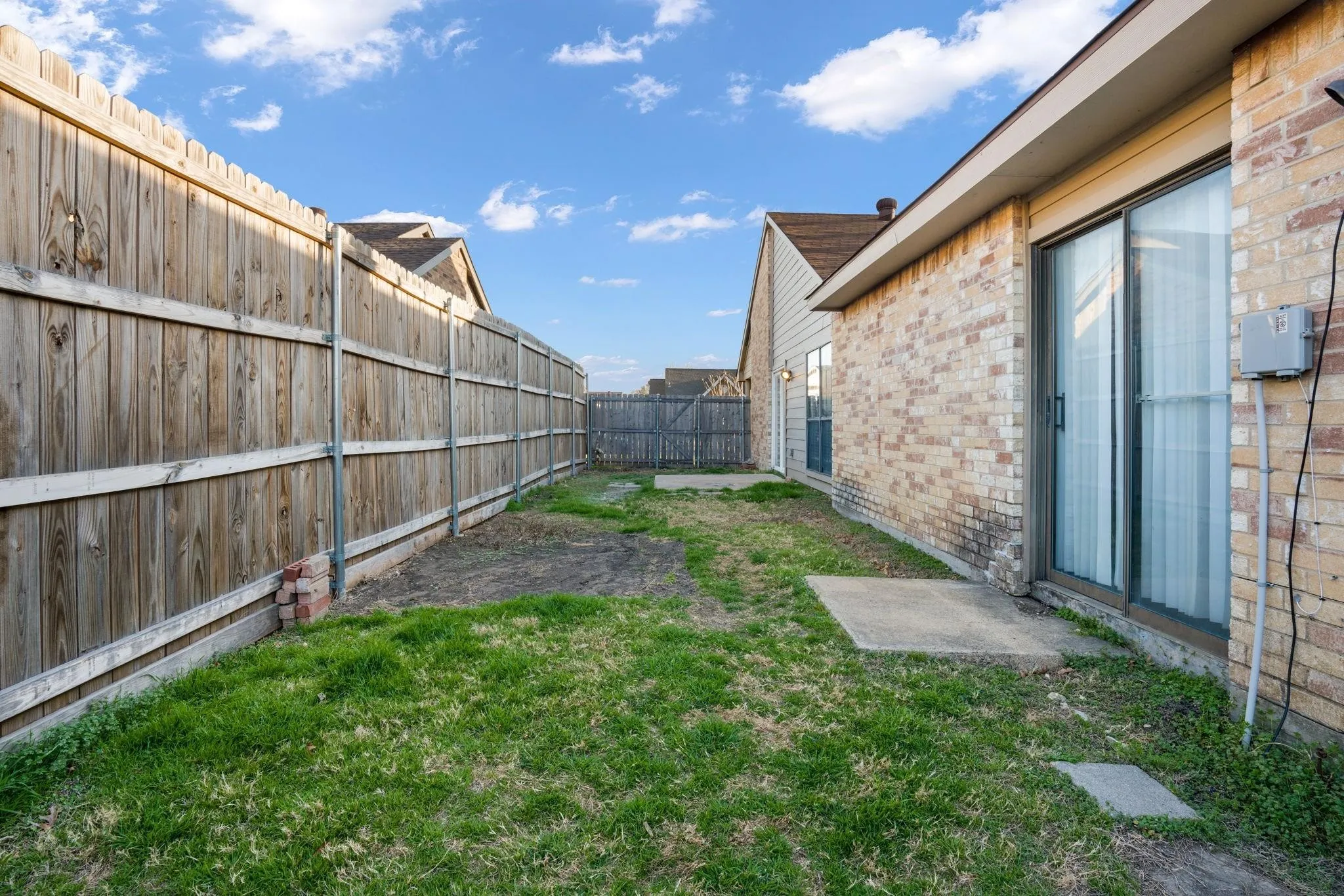 Single Family Residence For Sale in Denton County , 4638 Carr Street, The Colony, Texas 75056, 2 Bedroom, 1 Bathroom, Garage spaces, 888 Sqft, built in 1983, mls#21374697, Real Estate Agent in The Colony, Homes For Sale in Denton county, Homes For Sale in The Colony, Realtor in The Colony Texas, Real Estate Brokerage Independent Realty Texas, Luminita Cordes Realtor