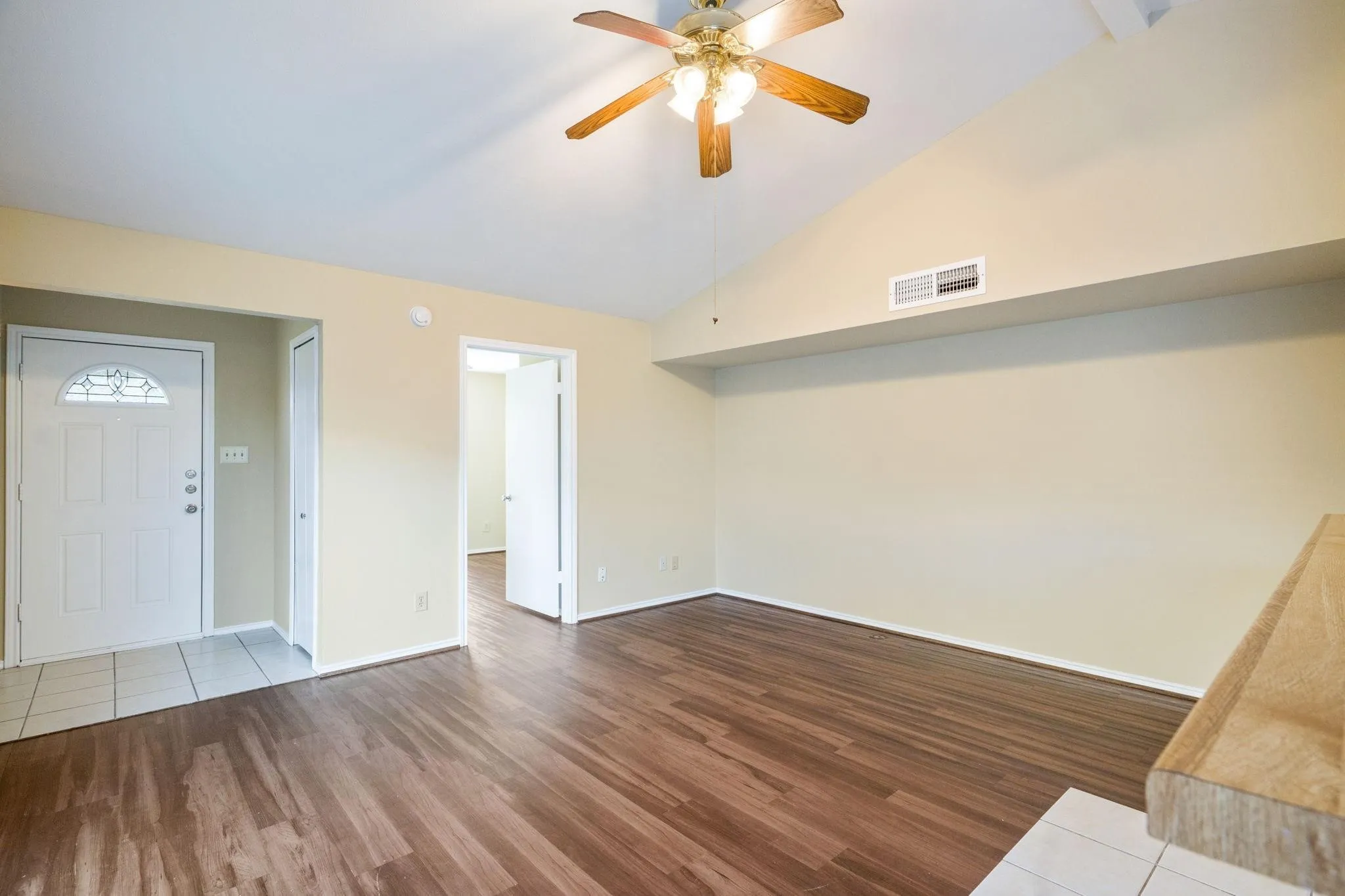 Single Family Residence For Sale in Denton County , 4638 Carr Street, The Colony, Texas 75056, 2 Bedroom, 1 Bathroom, Garage spaces, 888 Sqft, built in 1983, mls#21374697, Real Estate Agent in The Colony, Homes For Sale in Denton county, Homes For Sale in The Colony, Realtor in The Colony Texas, Real Estate Brokerage Independent Realty Texas, Luminita Cordes Realtor