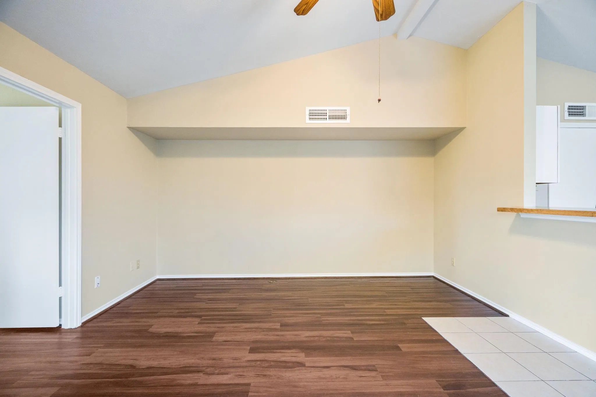 Single Family Residence For Sale in Denton County , 4638 Carr Street, The Colony, Texas 75056, 2 Bedroom, 1 Bathroom, Garage spaces, 888 Sqft, built in 1983, mls#21374697, Real Estate Agent in The Colony, Homes For Sale in Denton county, Homes For Sale in The Colony, Realtor in The Colony Texas, Real Estate Brokerage Independent Realty Texas, Luminita Cordes Realtor
