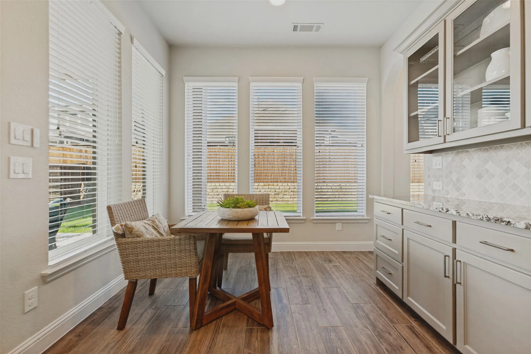 Single Family Residence For Sale in Collin County , 1721 Hudson Drive, Celina, Texas 75009, 4 Bedroom, 4 Bathroom, 3 Garage spaces, 3,000 Sqft, built in 2017, mls#21373563, Real Estate Agent in Celina, Homes For Sale in Collin county, Homes For Sale in Celina, Realtor in Celina Texas, Real Estate Brokerage Independent Realty Texas, Luminita Cordes Realtor