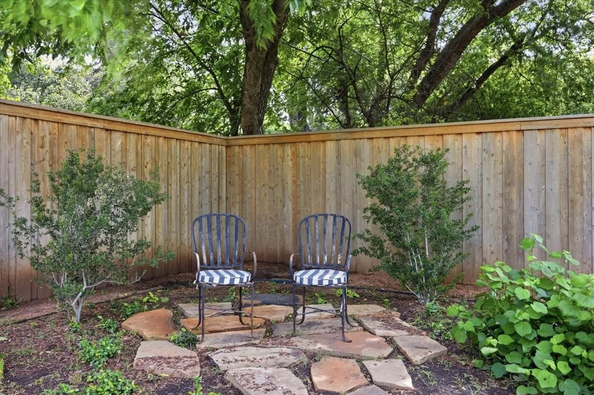 Single Family Residence For Sale in Tarrant County , 3724 Hilltop Road, Fort Worth, Texas 76109, 3 Bedroom, 3 Bathroom, 2 Garage spaces, 2,352 Sqft, built in 1941, mls#21359216, Real Estate Agent in Fort Worth, Homes For Sale in Tarrant county, Homes For Sale in Fort Worth, Realtor in Fort Worth Texas, Real Estate Brokerage Independent Realty Texas, Luminita Cordes Realtor