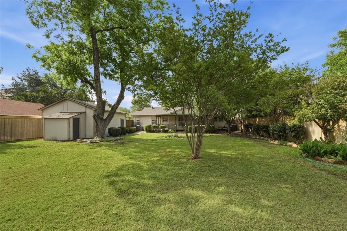 Single Family Residence For Sale in Tarrant County , 3724 Hilltop Road, Fort Worth, Texas 76109, 3 Bedroom, 3 Bathroom, 2 Garage spaces, 2,352 Sqft, built in 1941, mls#21359216, Real Estate Agent in Fort Worth, Homes For Sale in Tarrant county, Homes For Sale in Fort Worth, Realtor in Fort Worth Texas, Real Estate Brokerage Independent Realty Texas, Luminita Cordes Realtor
