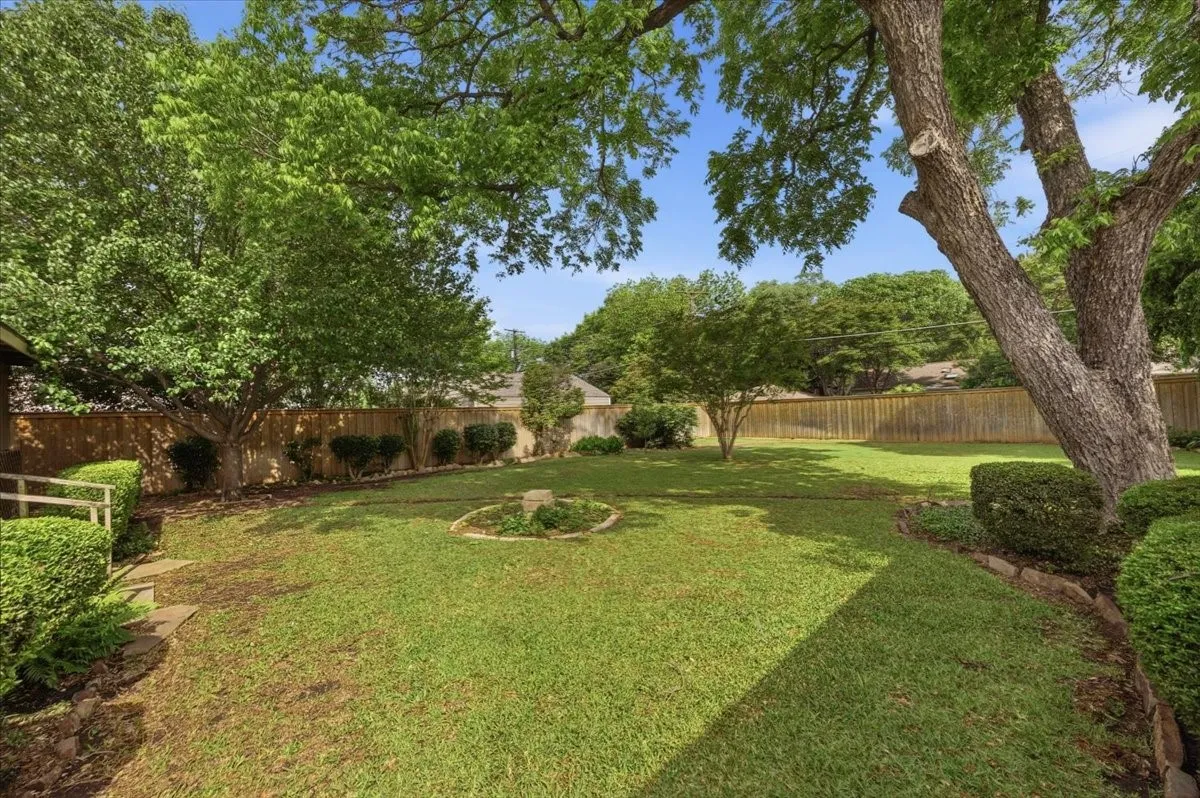 Single Family Residence For Sale in Tarrant County , 3724 Hilltop Road, Fort Worth, Texas 76109, 3 Bedroom, 3 Bathroom, 2 Garage spaces, 2,352 Sqft, built in 1941, mls#21359216, Real Estate Agent in Fort Worth, Homes For Sale in Tarrant county, Homes For Sale in Fort Worth, Realtor in Fort Worth Texas, Real Estate Brokerage Independent Realty Texas, Luminita Cordes Realtor