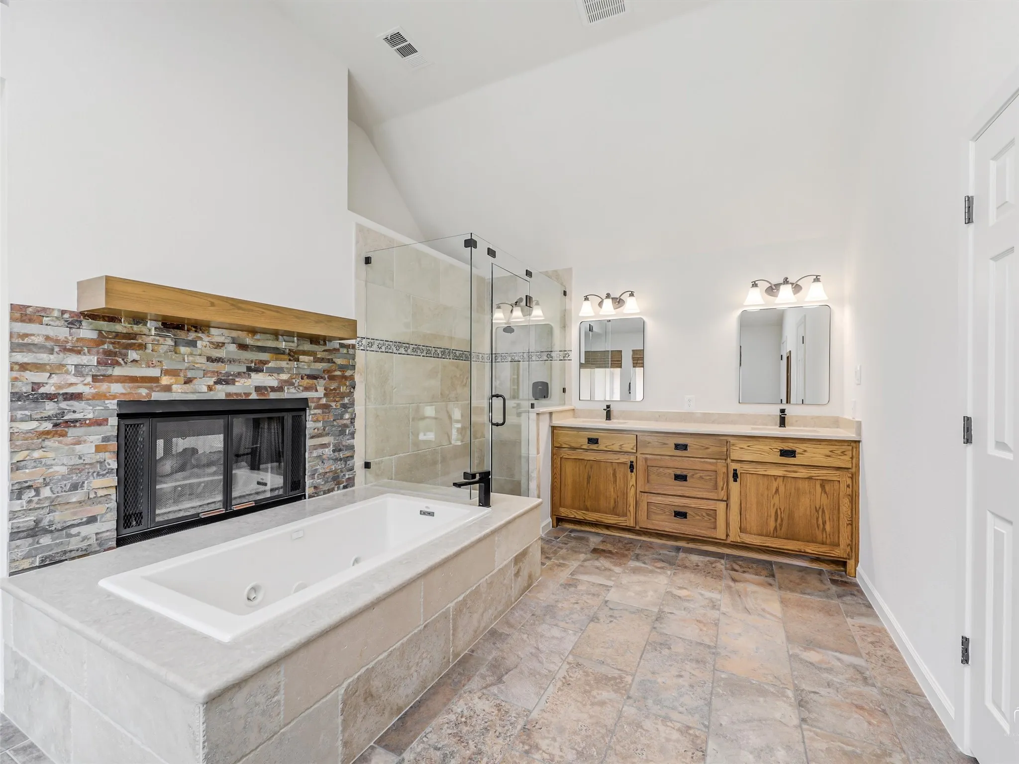 Single Family Residence For Sale in Collin County , 3533 Chaney Lane, Plano, Texas 75093, 3 Bedroom, 2 Bathroom, 2 Garage spaces, 2,731 Sqft, built in 1986, mls#21374710, Real Estate Agent in Plano, Homes For Sale in Collin county, Homes For Sale in Plano, Realtor in Plano Texas, Real Estate Brokerage Independent Realty Texas, Luminita Cordes Realtor