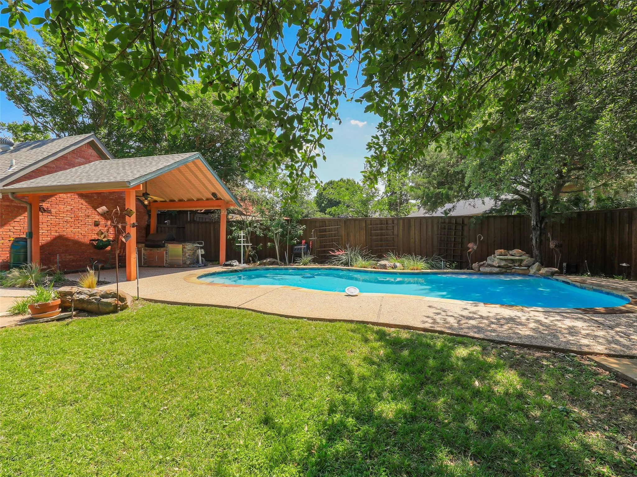 Single Family Residence For Sale in Collin County , 3533 Chaney Lane, Plano, Texas 75093, 3 Bedroom, 2 Bathroom, 2 Garage spaces, 2,731 Sqft, built in 1986, mls#21374710, Real Estate Agent in Plano, Homes For Sale in Collin county, Homes For Sale in Plano, Realtor in Plano Texas, Real Estate Brokerage Independent Realty Texas, Luminita Cordes Realtor