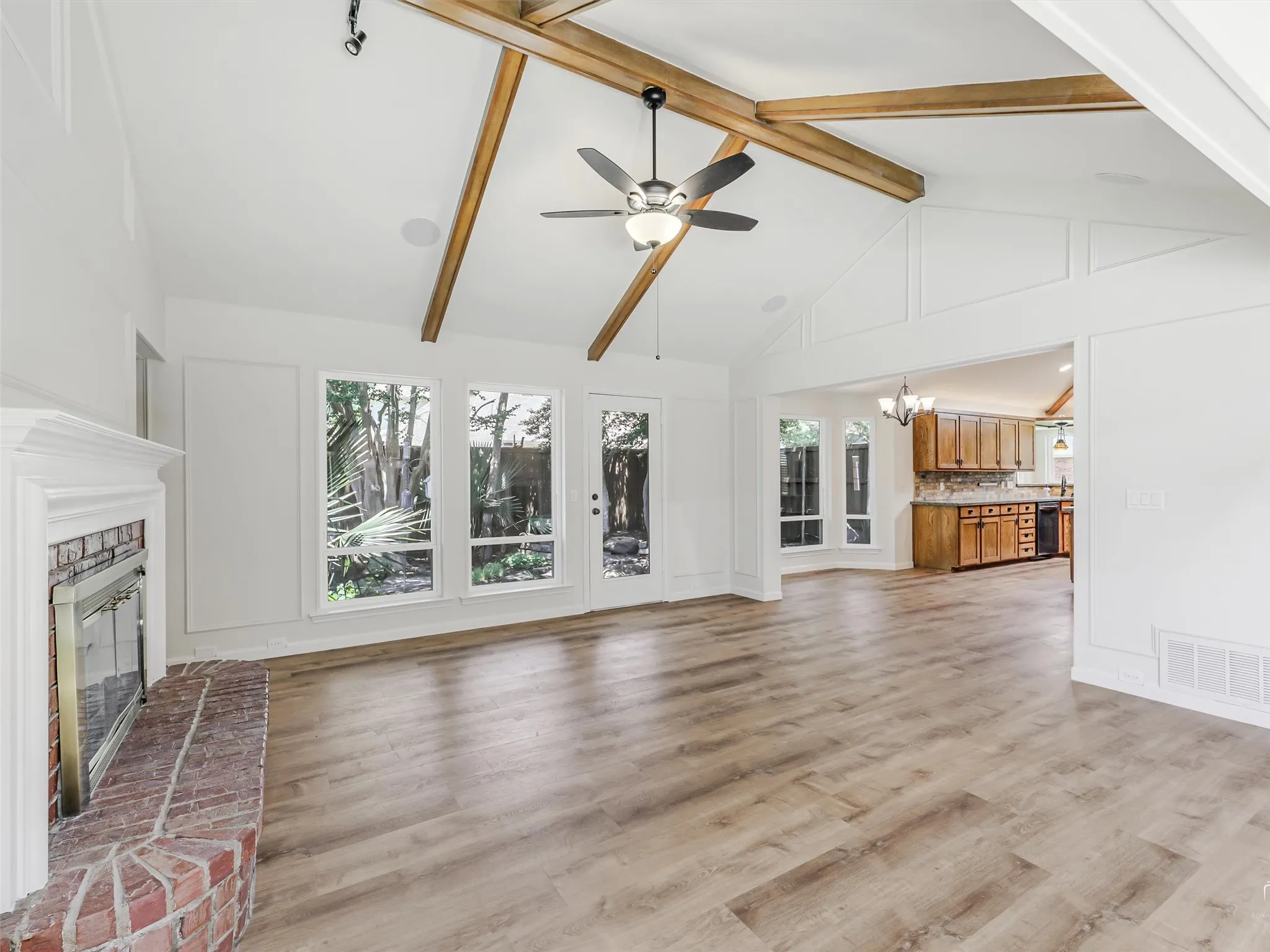 Single Family Residence For Sale in Collin County , 3533 Chaney Lane, Plano, Texas 75093, 3 Bedroom, 2 Bathroom, 2 Garage spaces, 2,731 Sqft, built in 1986, mls#21374710, Real Estate Agent in Plano, Homes For Sale in Collin county, Homes For Sale in Plano, Realtor in Plano Texas, Real Estate Brokerage Independent Realty Texas, Luminita Cordes Realtor