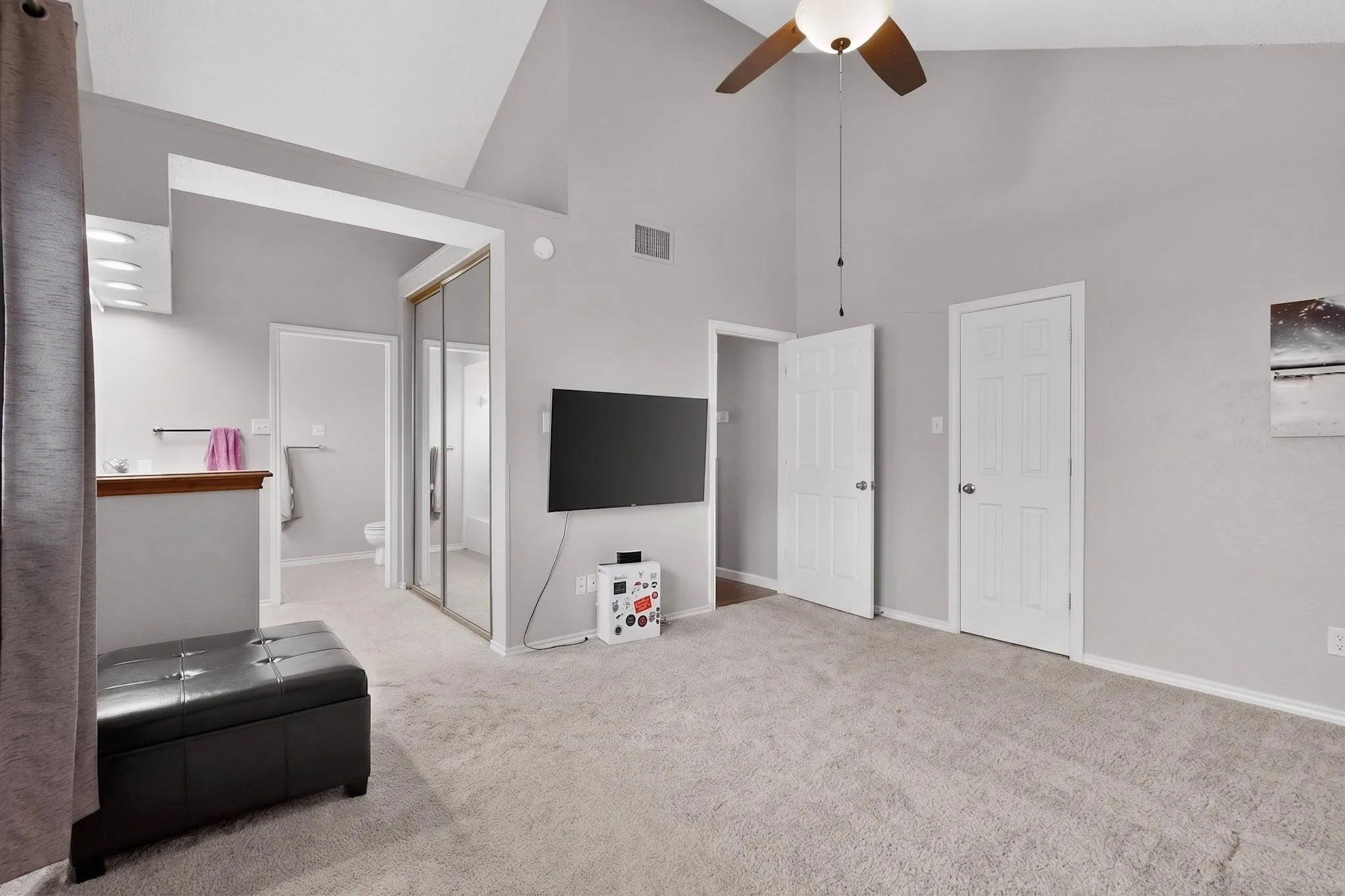 Single Family Residence For Sale in Dallas County , 5548 Village Green Drive, Mesquite, Texas 75150, 2 Bedroom, 2 Bathroom, 1 Garage spaces, 1,259 Sqft, built in 1983, mls#21374701, Real Estate Agent in Mesquite, Homes For Sale in Dallas county, Homes For Sale in Mesquite, Realtor in Mesquite Texas, Real Estate Brokerage Independent Realty Texas, Luminita Cordes Realtor